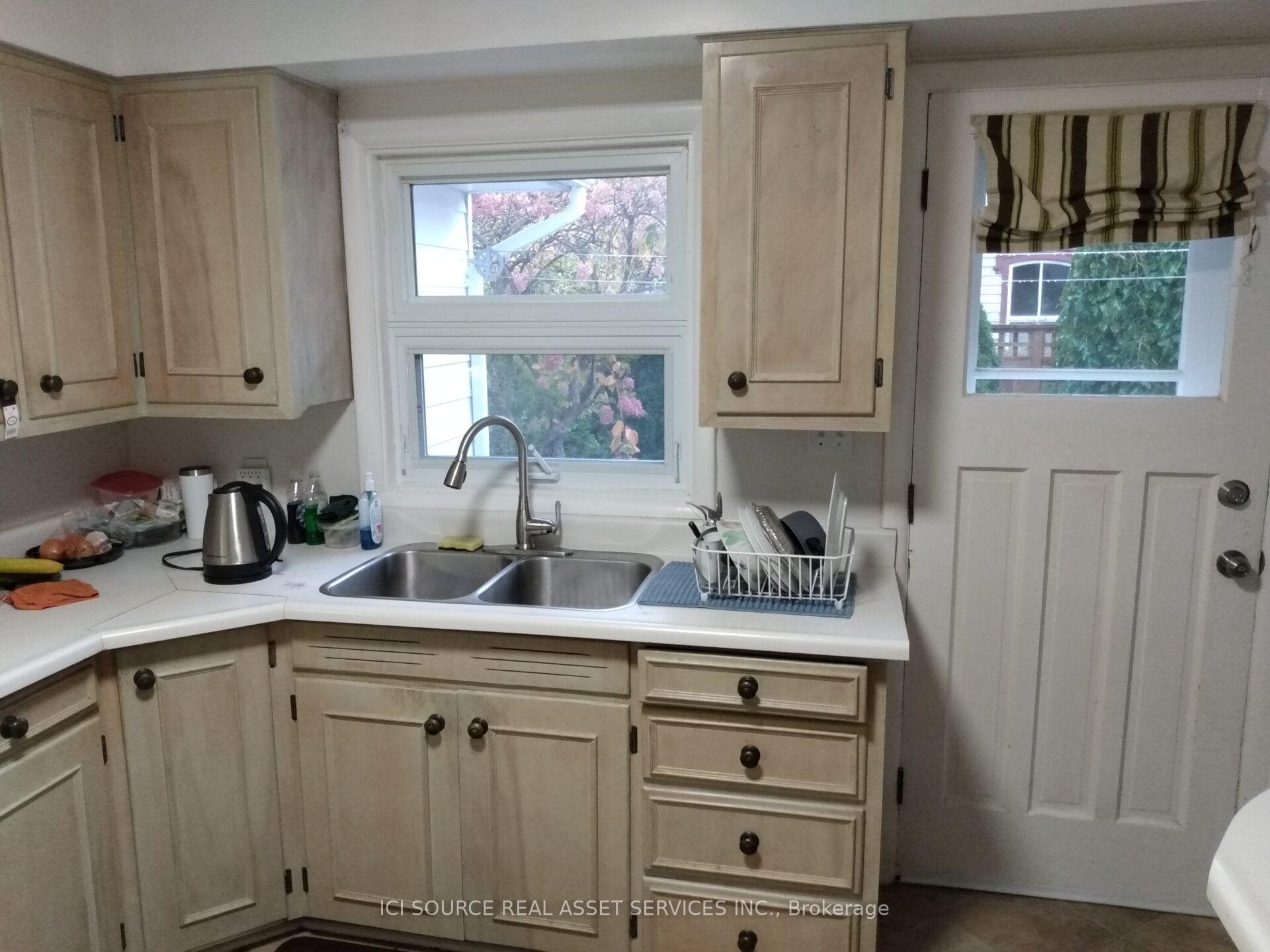 Photo 2 of 20 Johnson Street, Prince Edward County, Picton Ward — HOMEH
