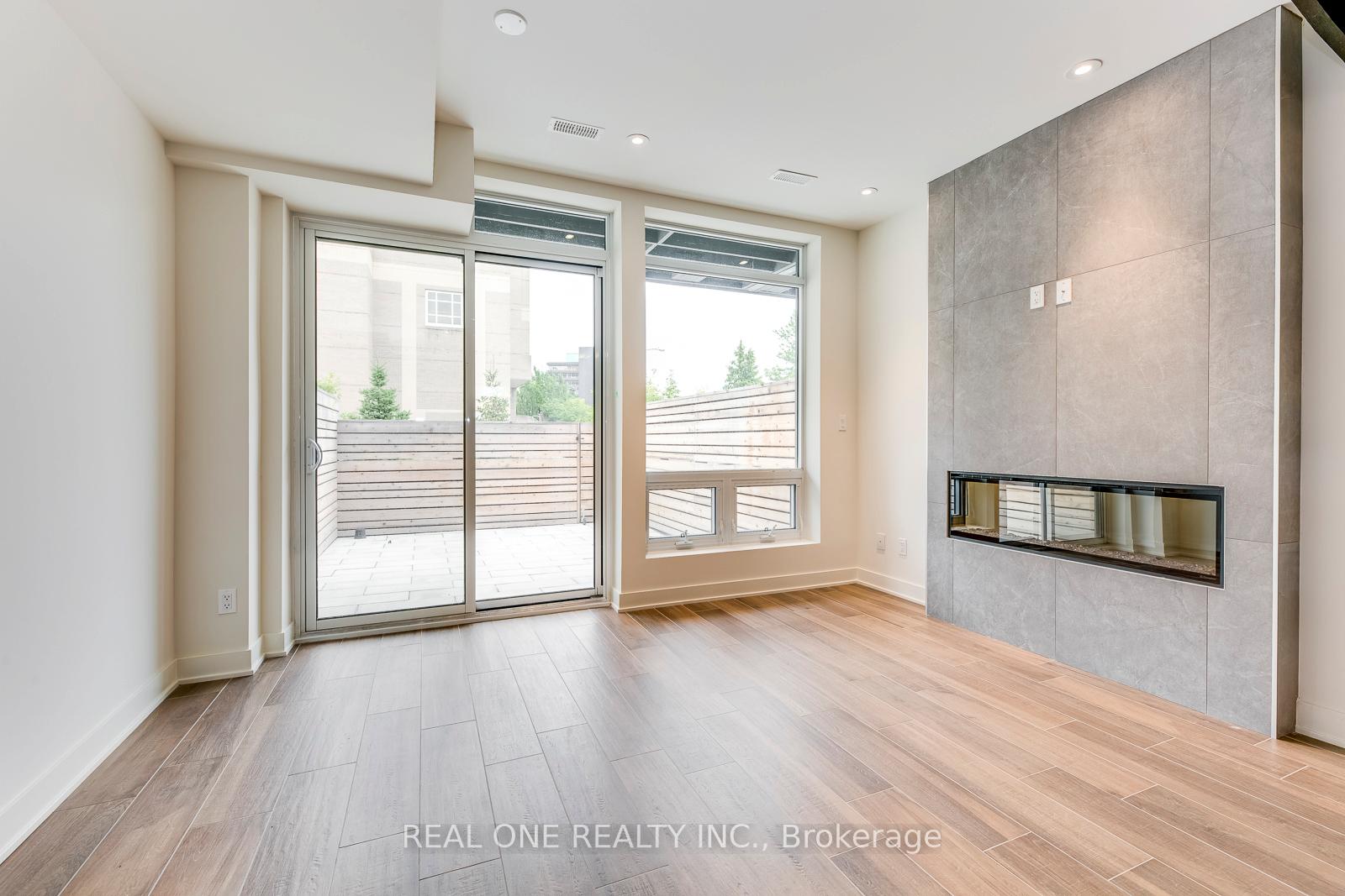 Photo 7 of 42 Sonic Way, Toronto, Flemingdon Park — HOMEH
