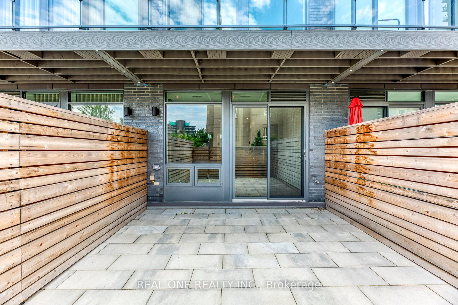 Photo 9 of 42 Sonic Way, Toronto, Flemingdon Park — HOMEH
