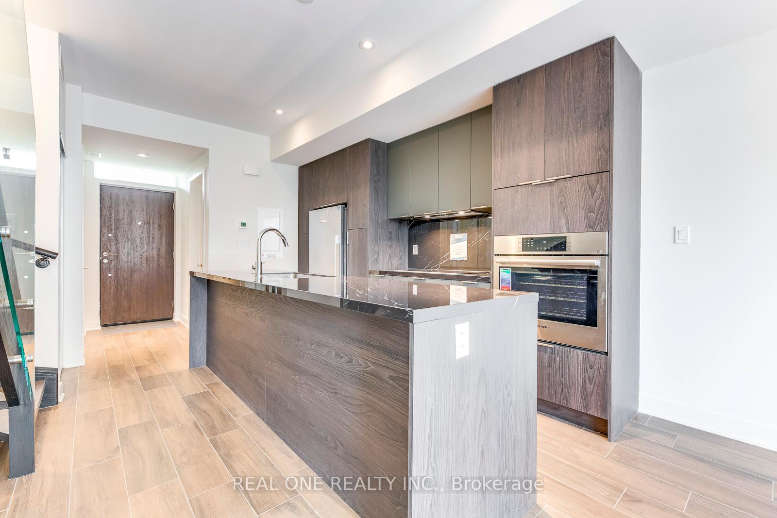 Photo 14 of 42 Sonic Way, Toronto, Flemingdon Park — HOMEH
