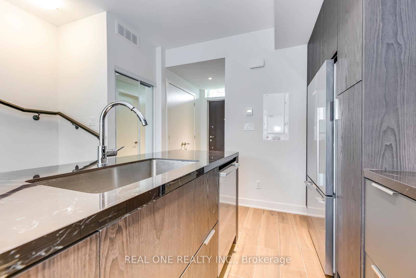 Photo 17 of 42 Sonic Way, Toronto, Flemingdon Park — HOMEH