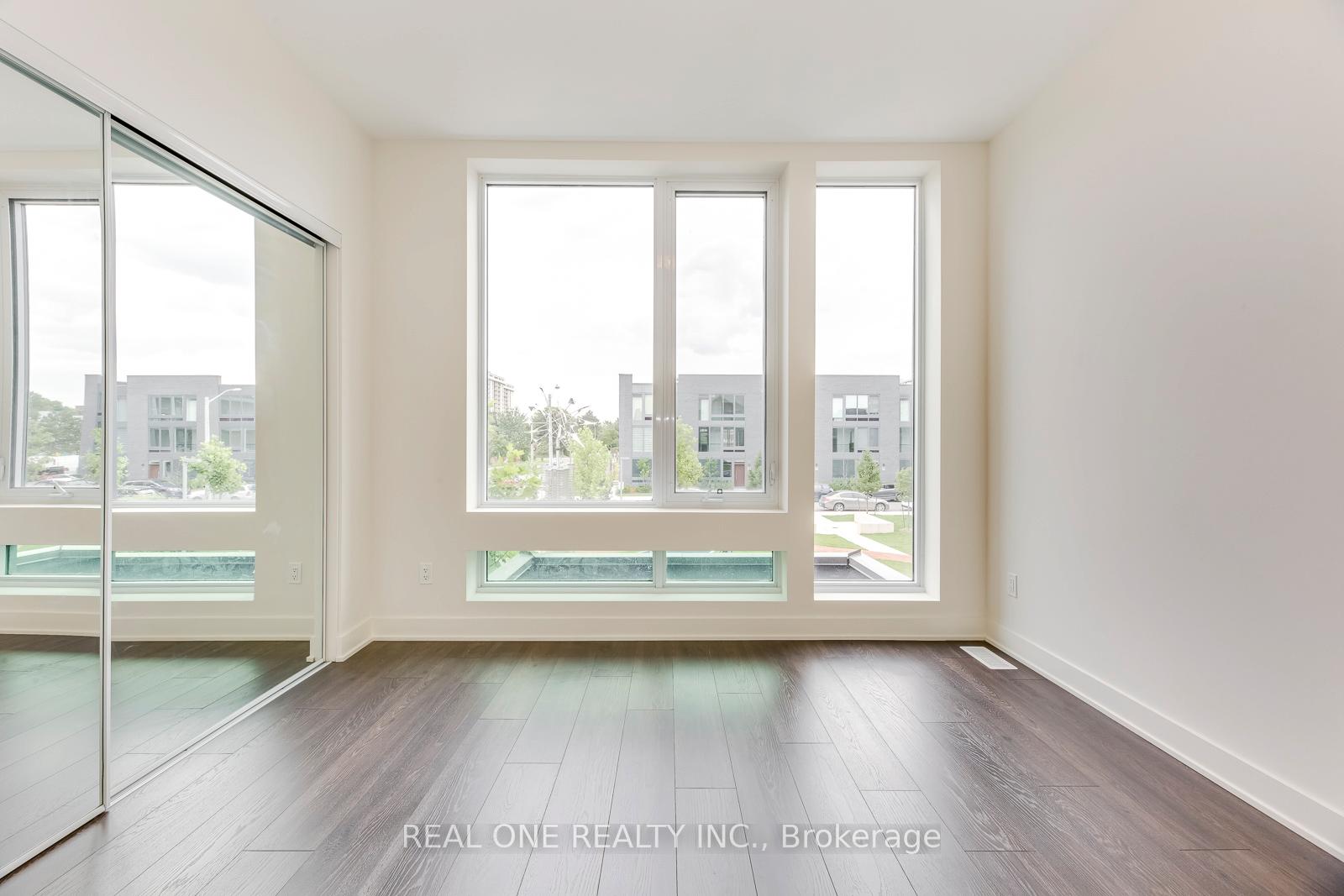 Photo 22 of 42 Sonic Way, Toronto, Flemingdon Park — HOMEH