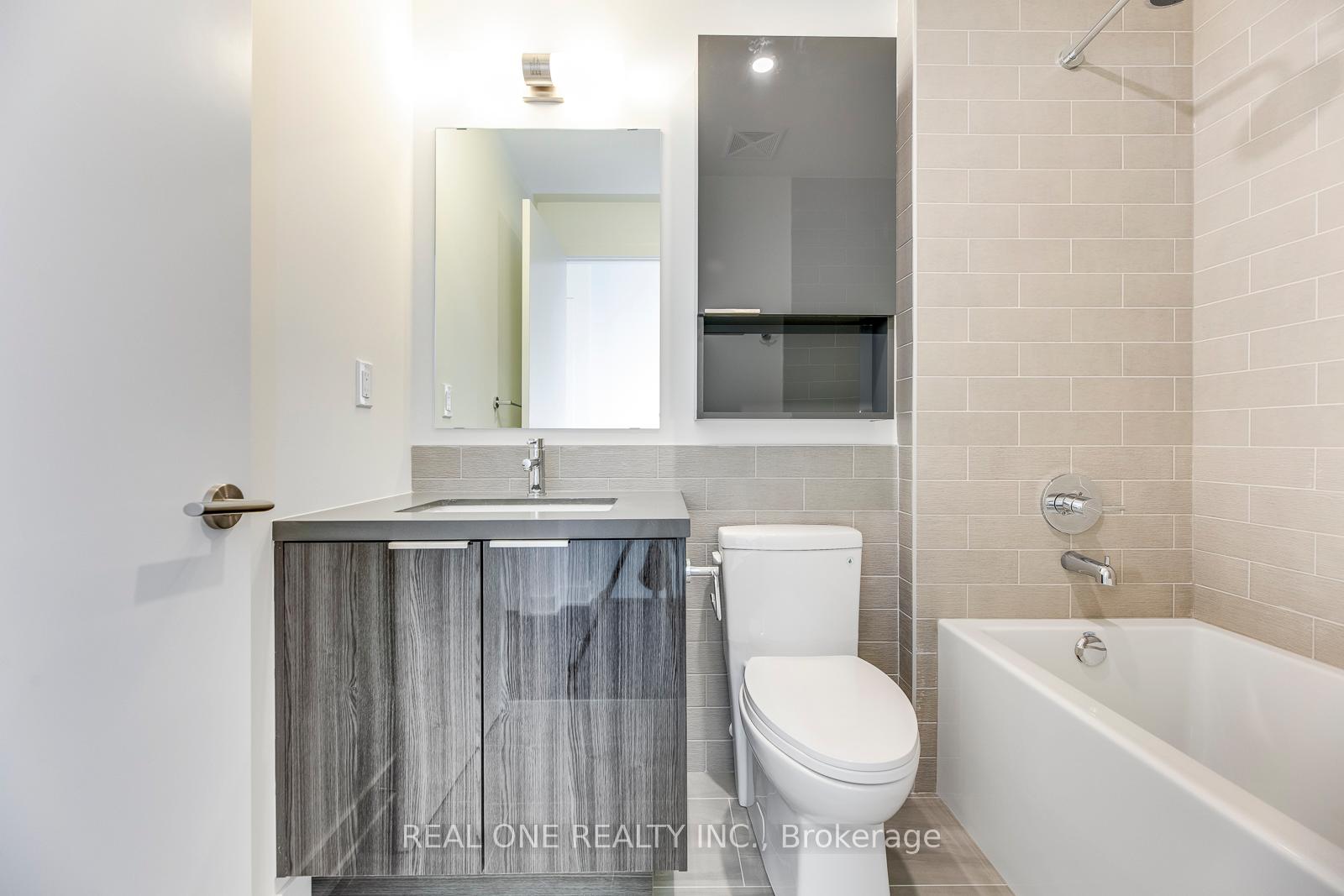 Photo 29 of 42 Sonic Way, Toronto, Flemingdon Park — HOMEH