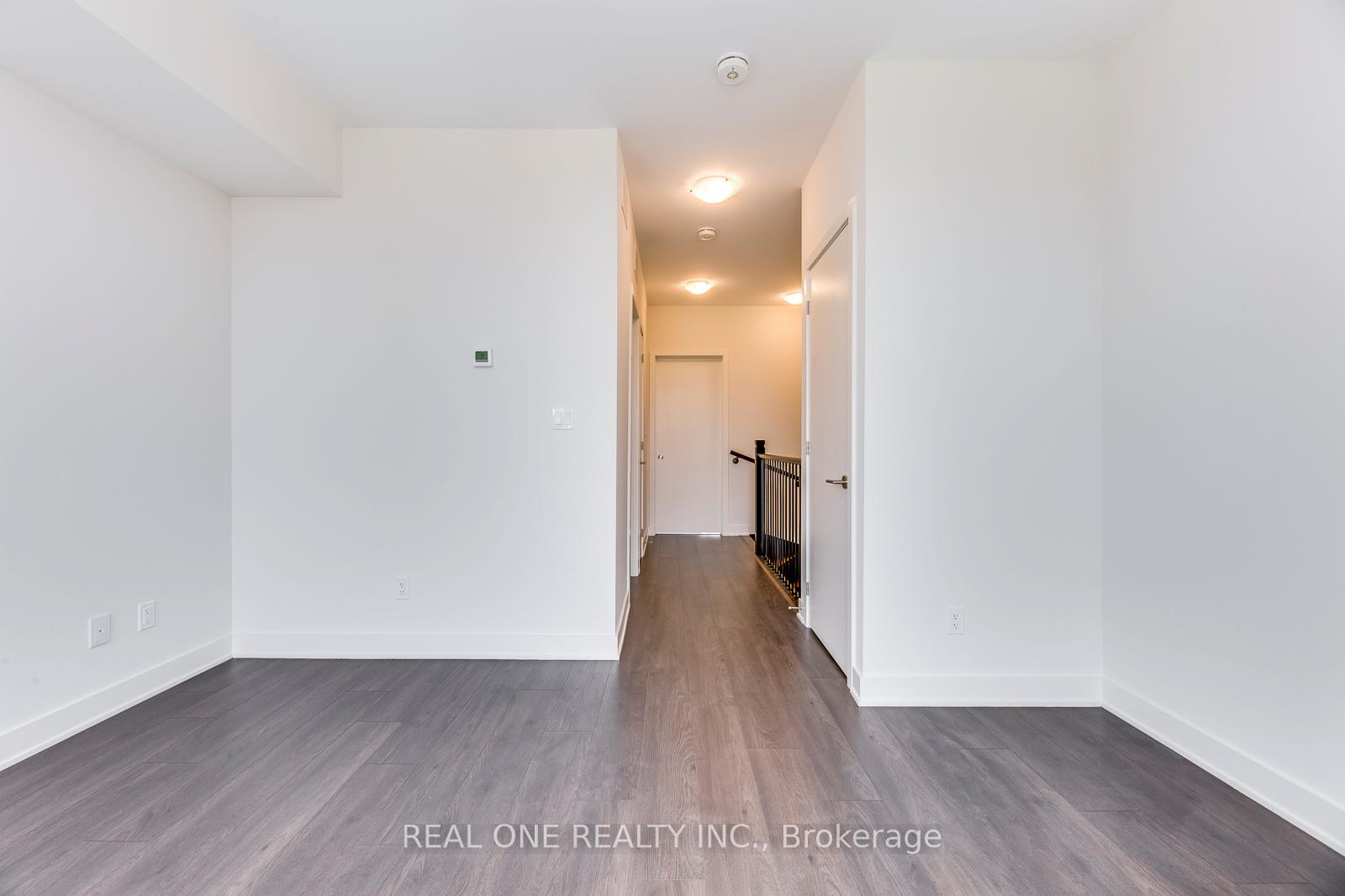Photo 34 of 42 Sonic Way, Toronto, Flemingdon Park — HOMEH