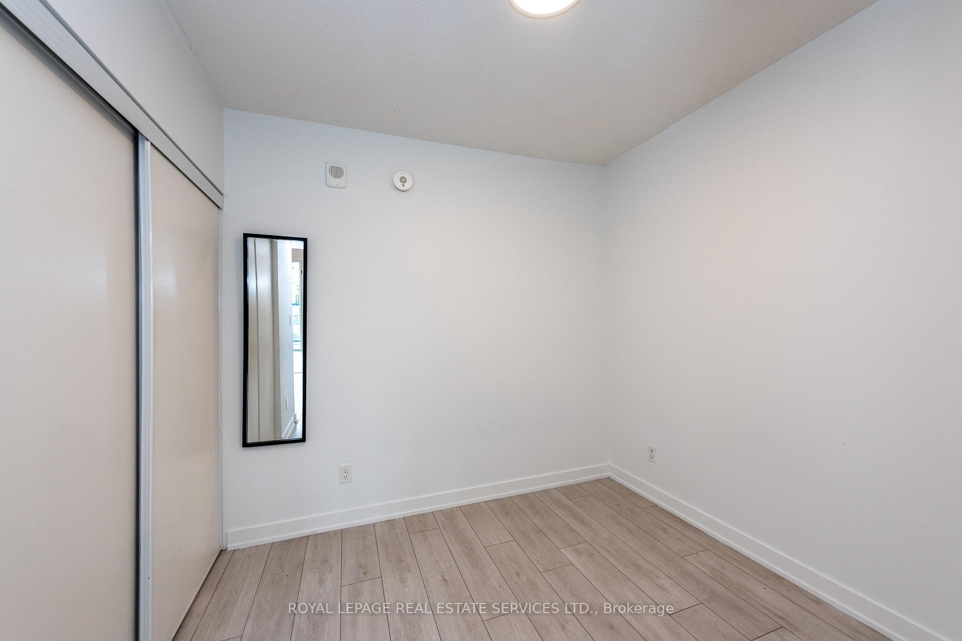 Photo 26 of Unit A224, 3210 Dakota Common, Burlington, Alton — HOMEH
