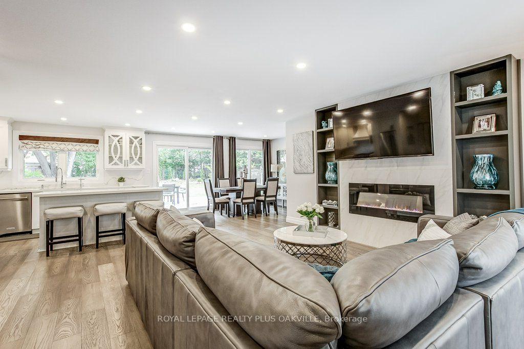 Photo 9 of 4364 Ayr Place, Burlington, Shoreacres — HOMEH
