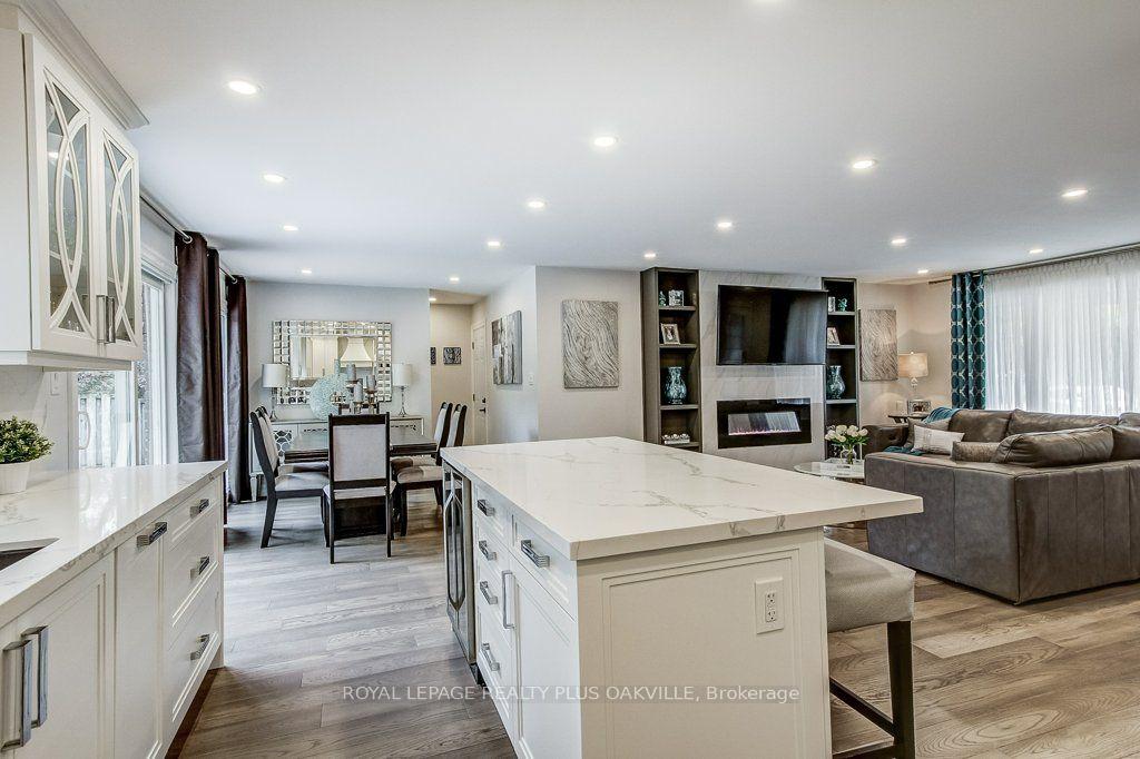 Photo 13 of 4364 Ayr Place, Burlington, Shoreacres — HOMEH