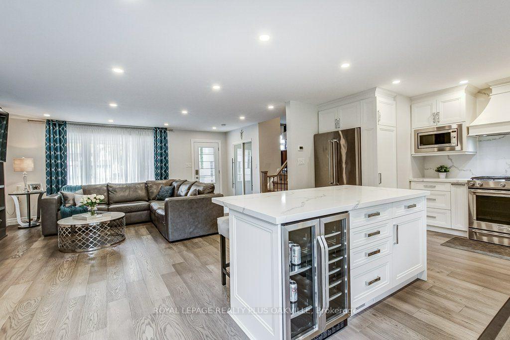 Photo 15 of 4364 Ayr Place, Burlington, Shoreacres — HOMEH