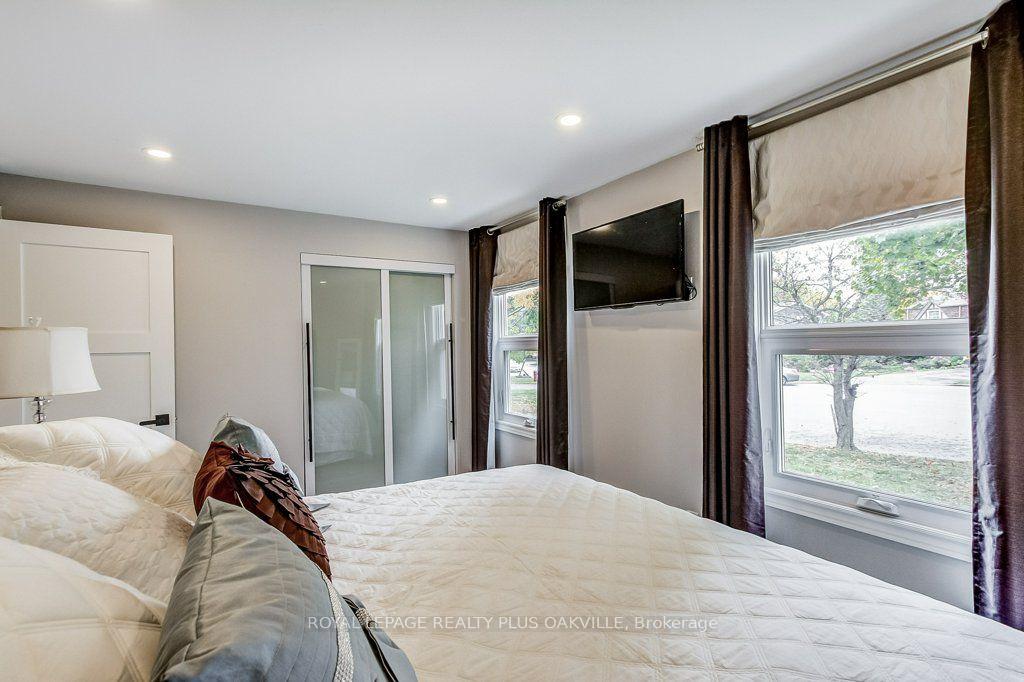 Photo 22 of 4364 Ayr Place, Burlington, Shoreacres — HOMEH