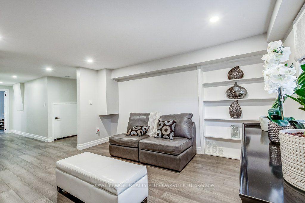 Photo 30 of 4364 Ayr Place, Burlington, Shoreacres — HOMEH