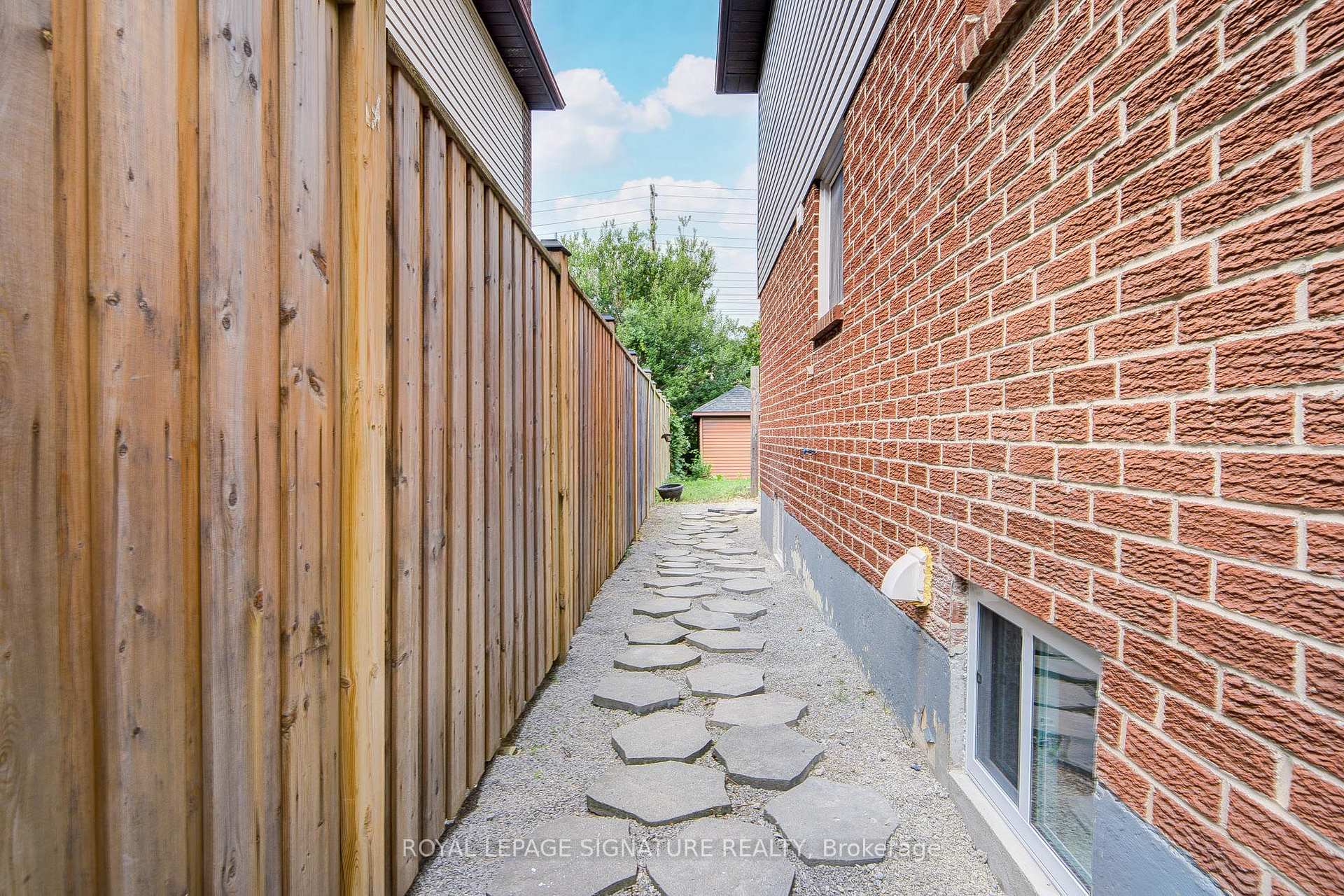 Photo 45 of 1132 Cedarcroft Crescent, Pickering, Liverpool — HOMEH