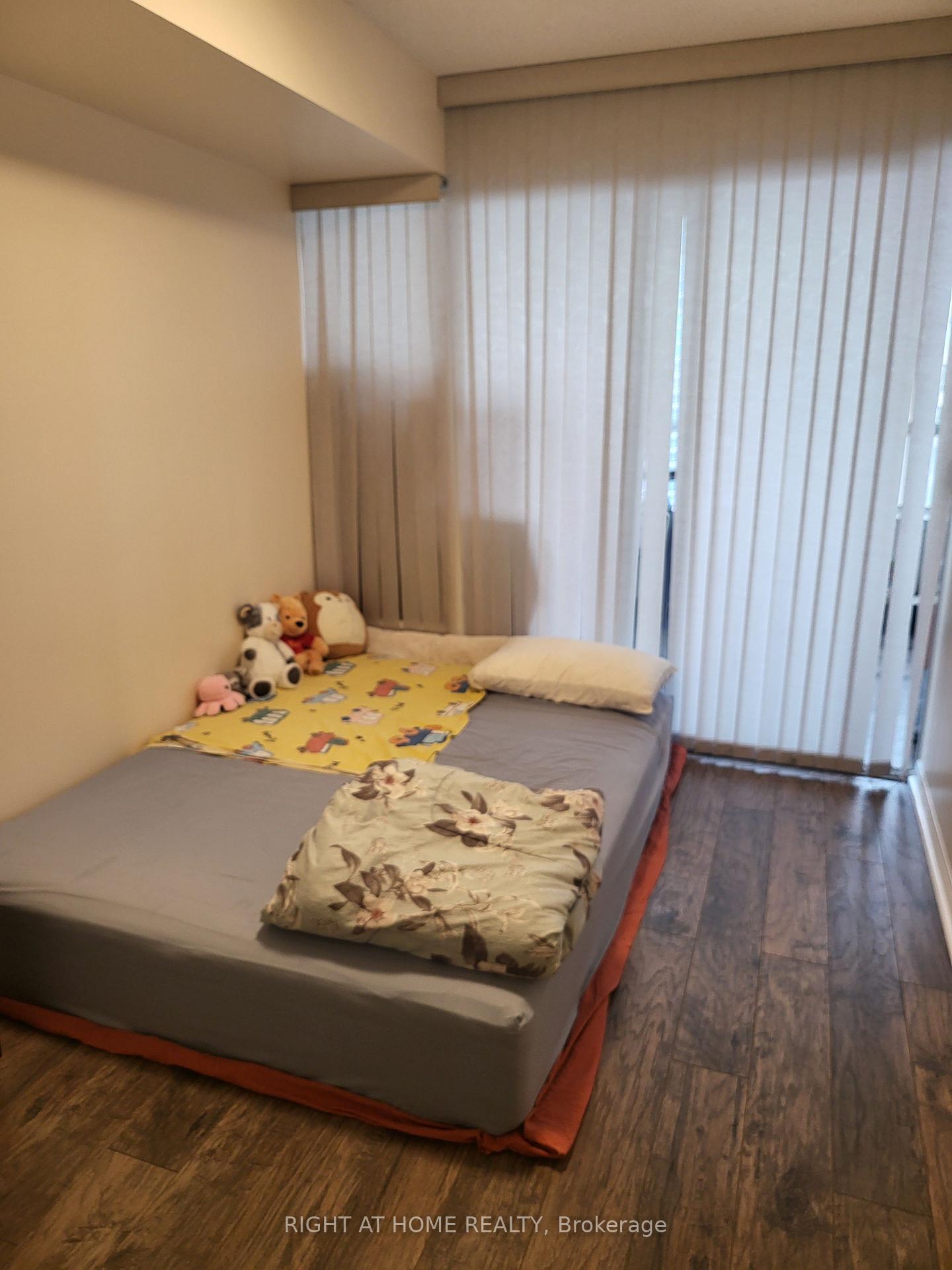 Photo 6 of Unit 1502, 88 Corporate Drive, Scarborough, Woburn — HOMEH