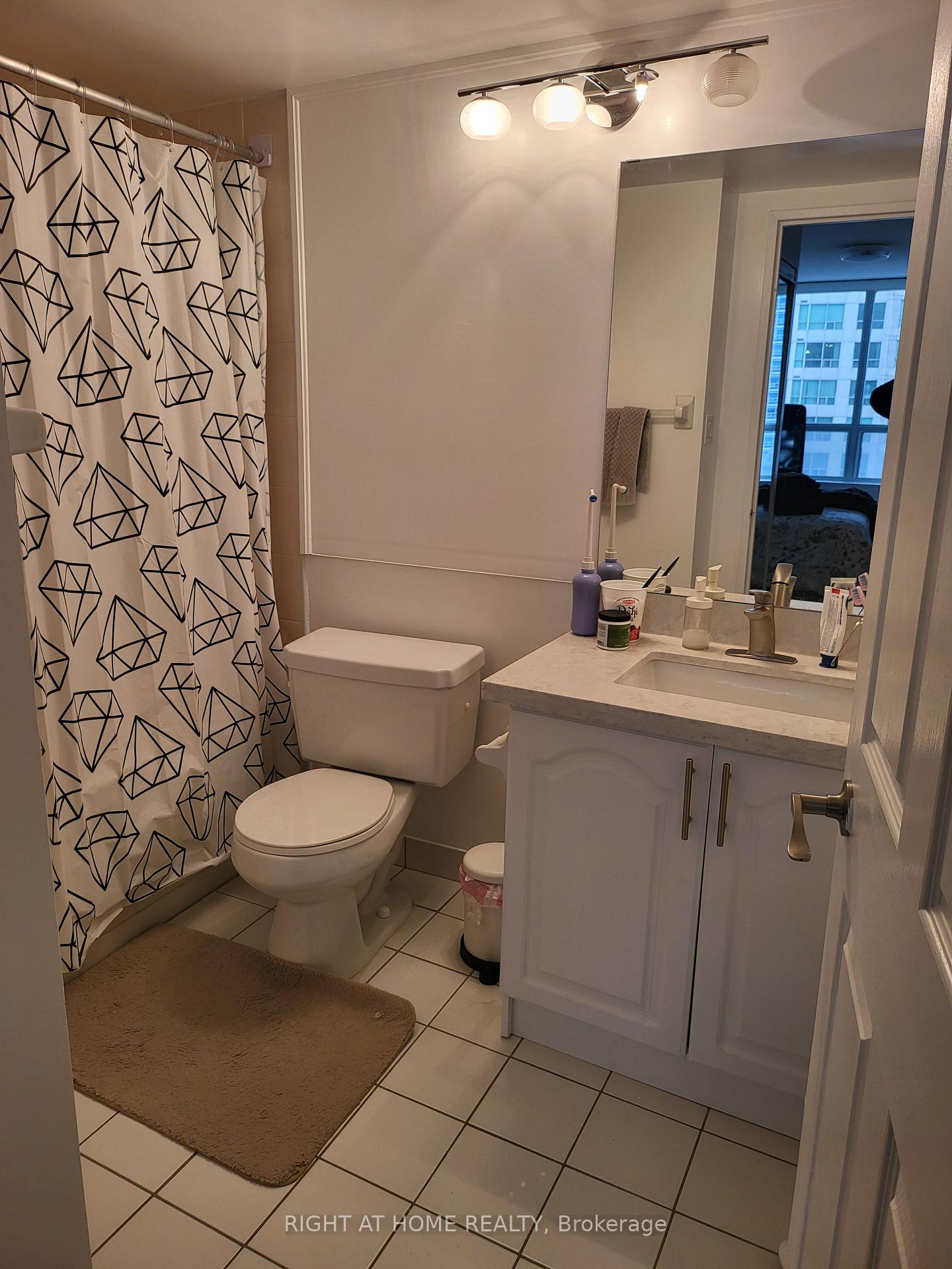 Photo 7 of Unit 1502, 88 Corporate Drive, Scarborough, Woburn — HOMEH