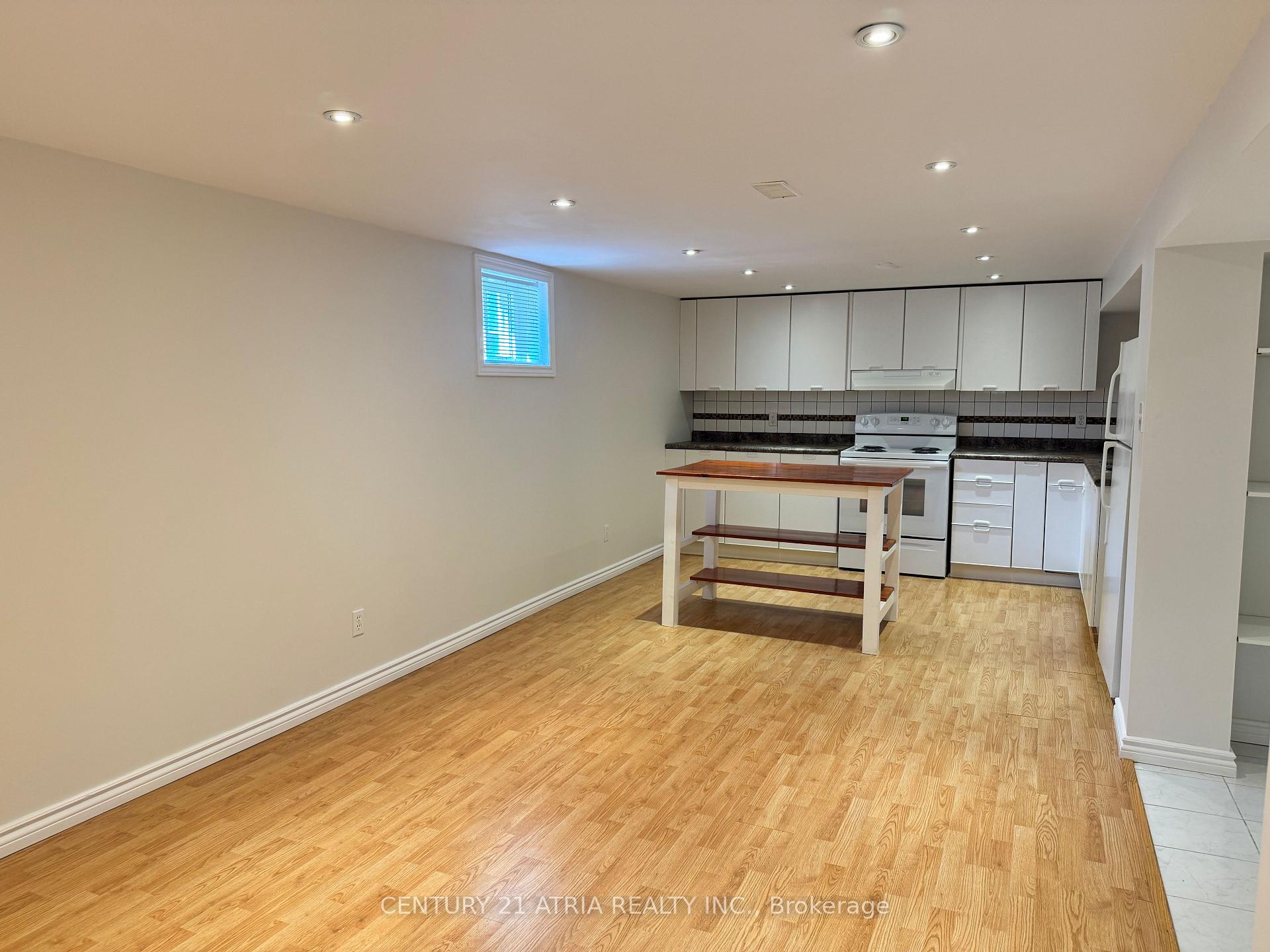 Photo 3 of Unit Bsmt, 28 Willowhurst Crescent, Scarborough, Wexford-Maryvale — HOMEH