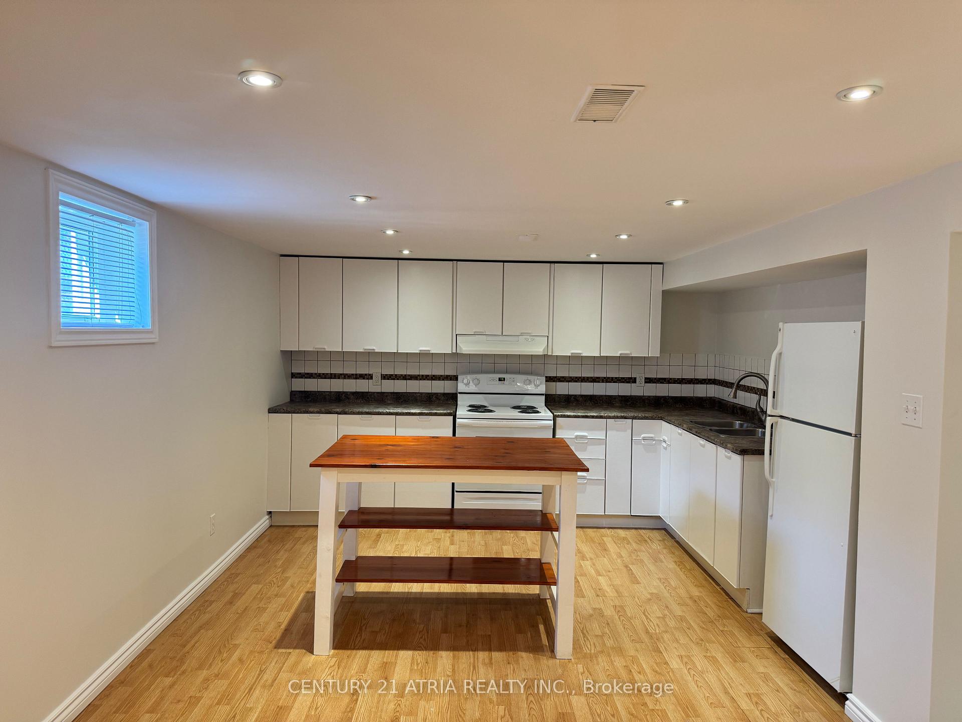 Photo 4 of Unit Bsmt, 28 Willowhurst Crescent, Scarborough, Wexford-Maryvale — HOMEH