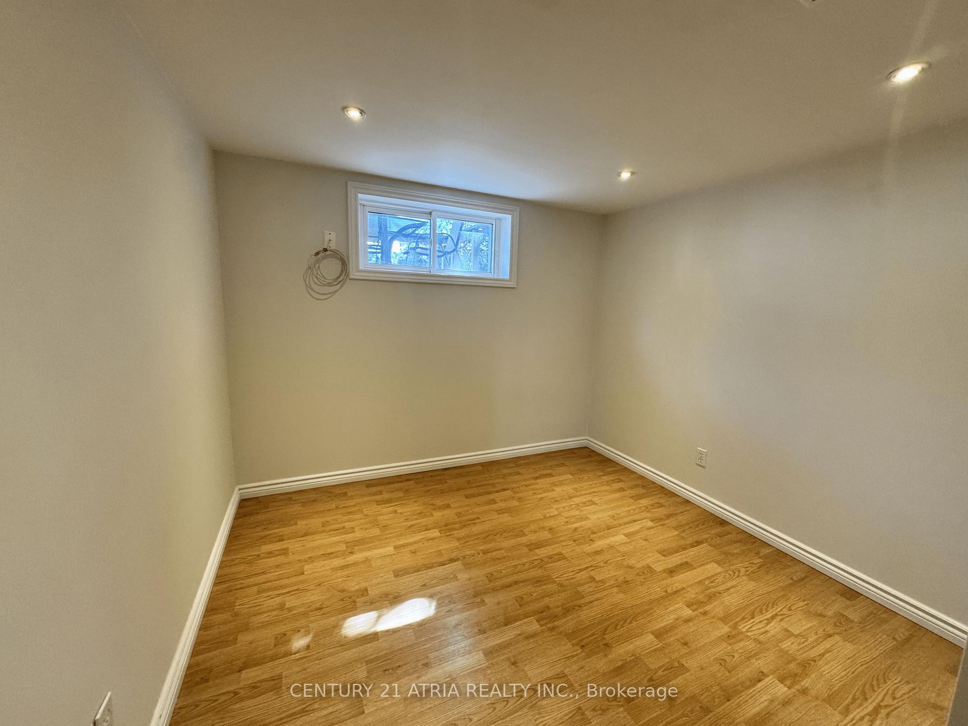 Photo 9 of Unit Bsmt, 28 Willowhurst Crescent, Scarborough, Wexford-Maryvale — HOMEH