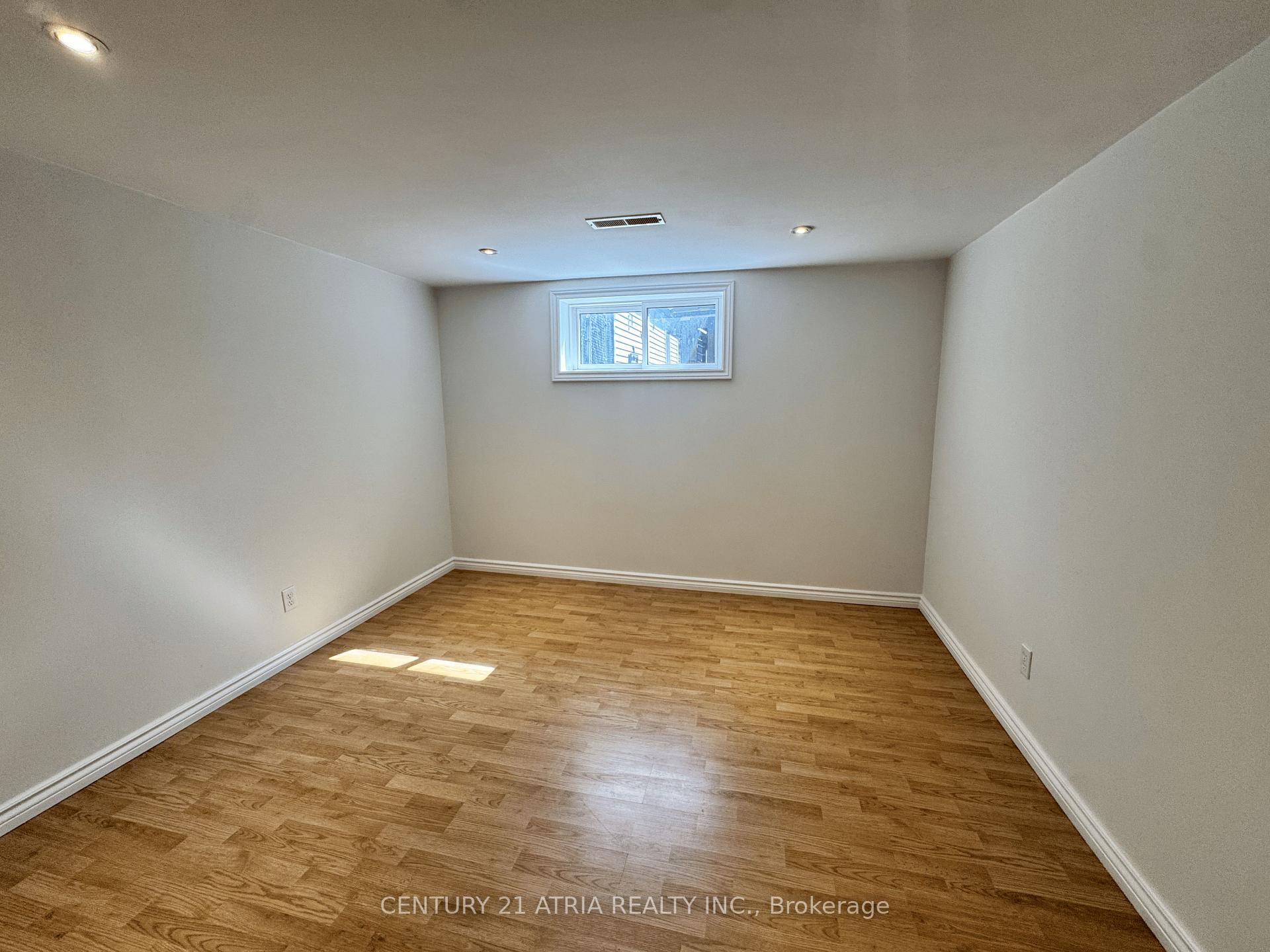 Photo 11 of Unit Bsmt, 28 Willowhurst Crescent, Scarborough, Wexford-Maryvale — HOMEH