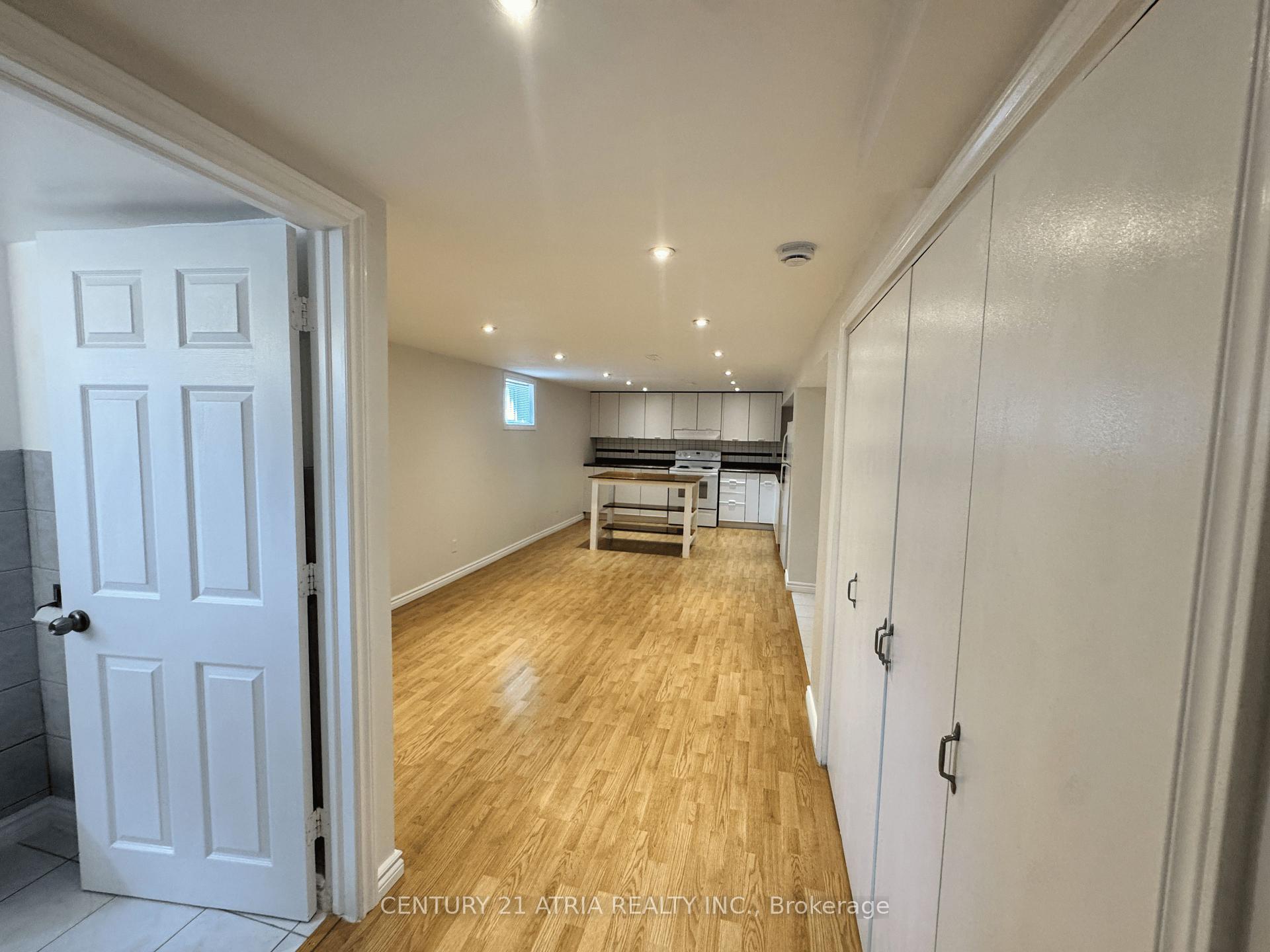 Photo 14 of Unit Bsmt, 28 Willowhurst Crescent, Scarborough, Wexford-Maryvale — HOMEH