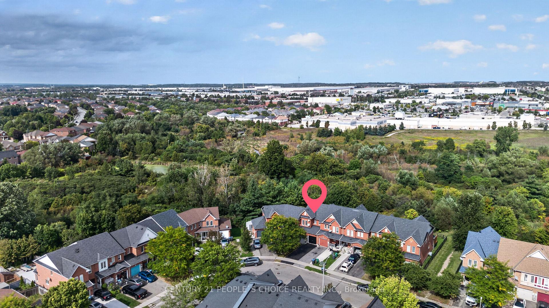 Photo 4 of 44 Monaco Court, Brampton, Fletcher's Meadow — HOMEH
