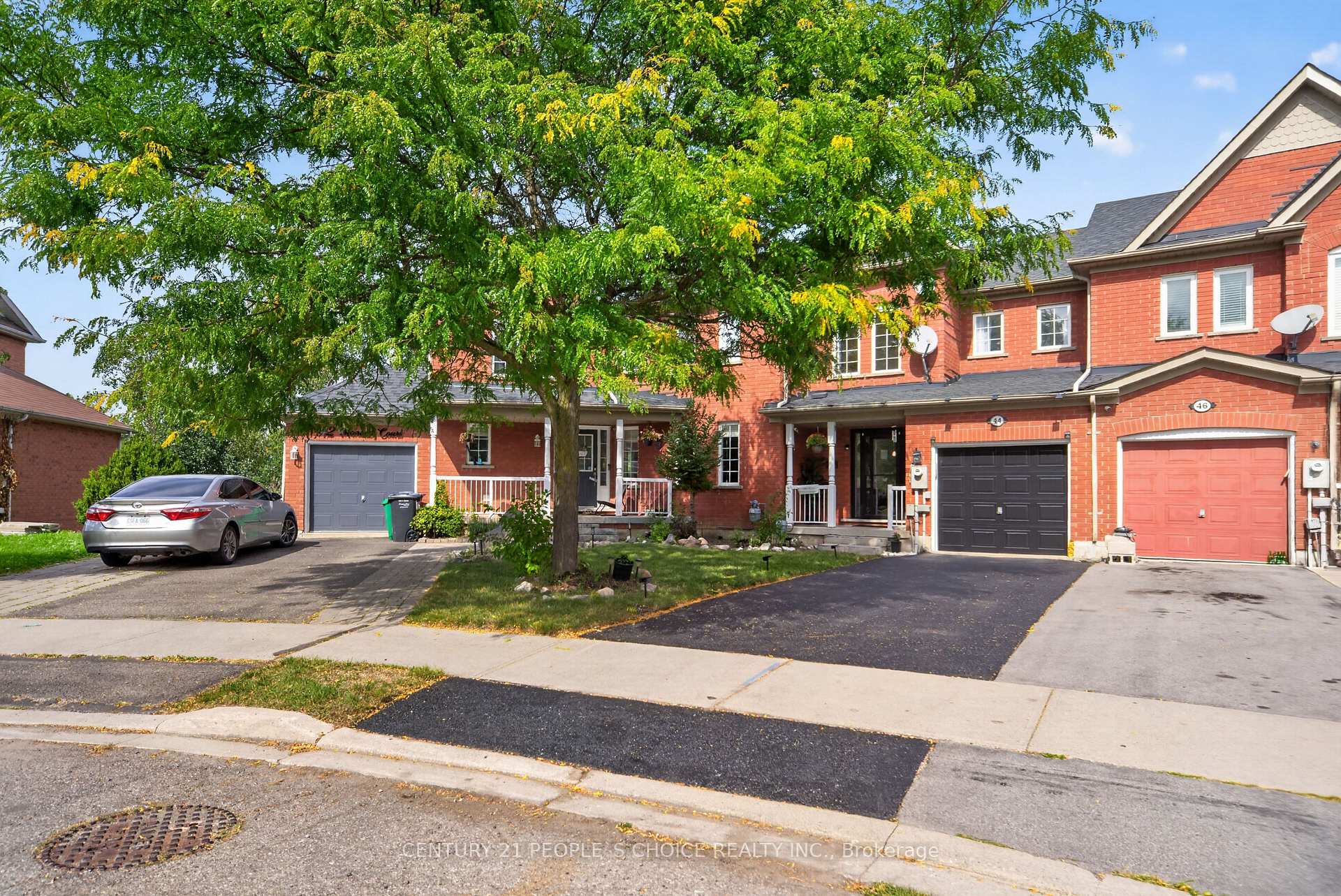 Photo 5 of 44 Monaco Court, Brampton, Fletcher's Meadow — HOMEH