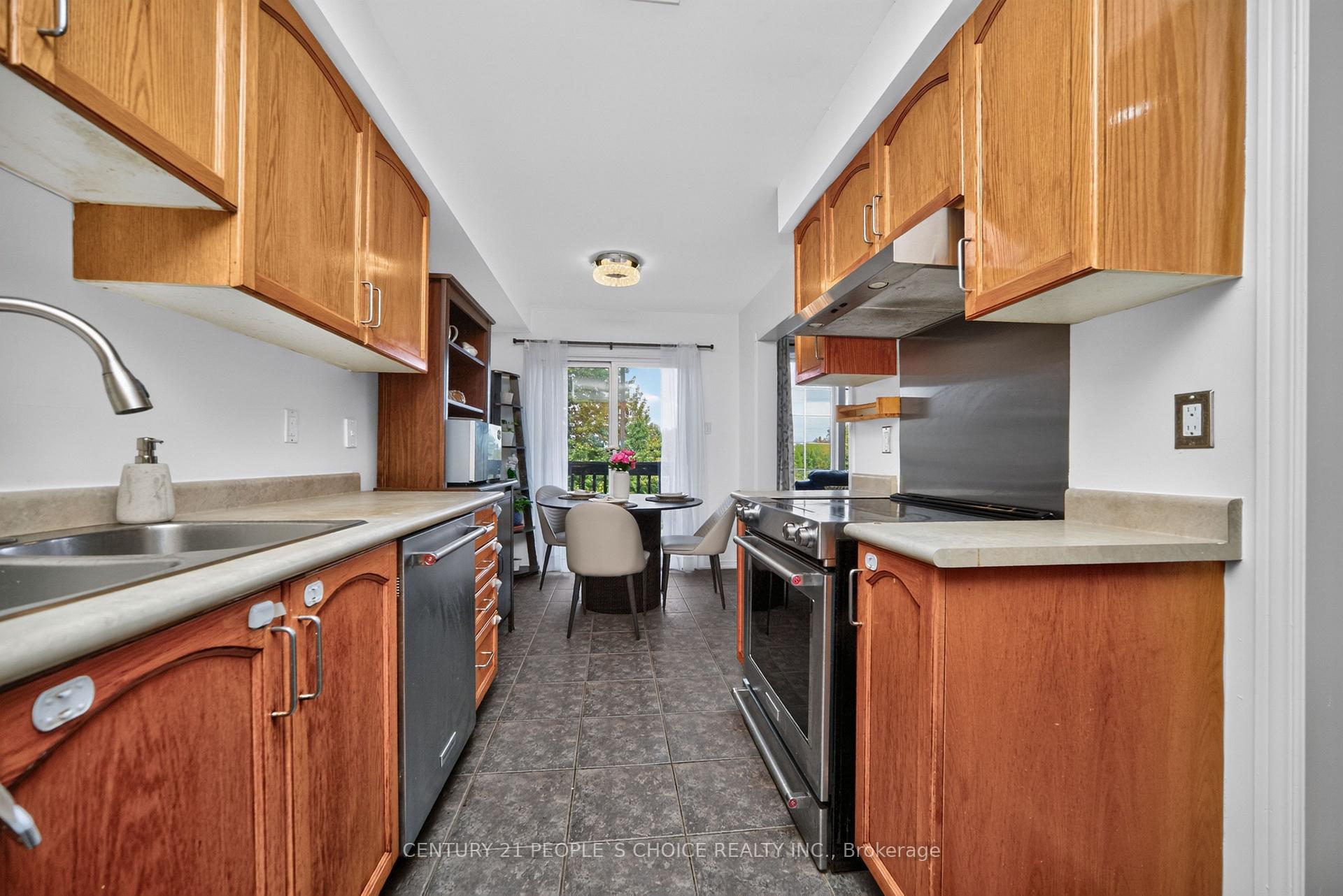 Photo 17 of 44 Monaco Court, Brampton, Fletcher's Meadow — HOMEH