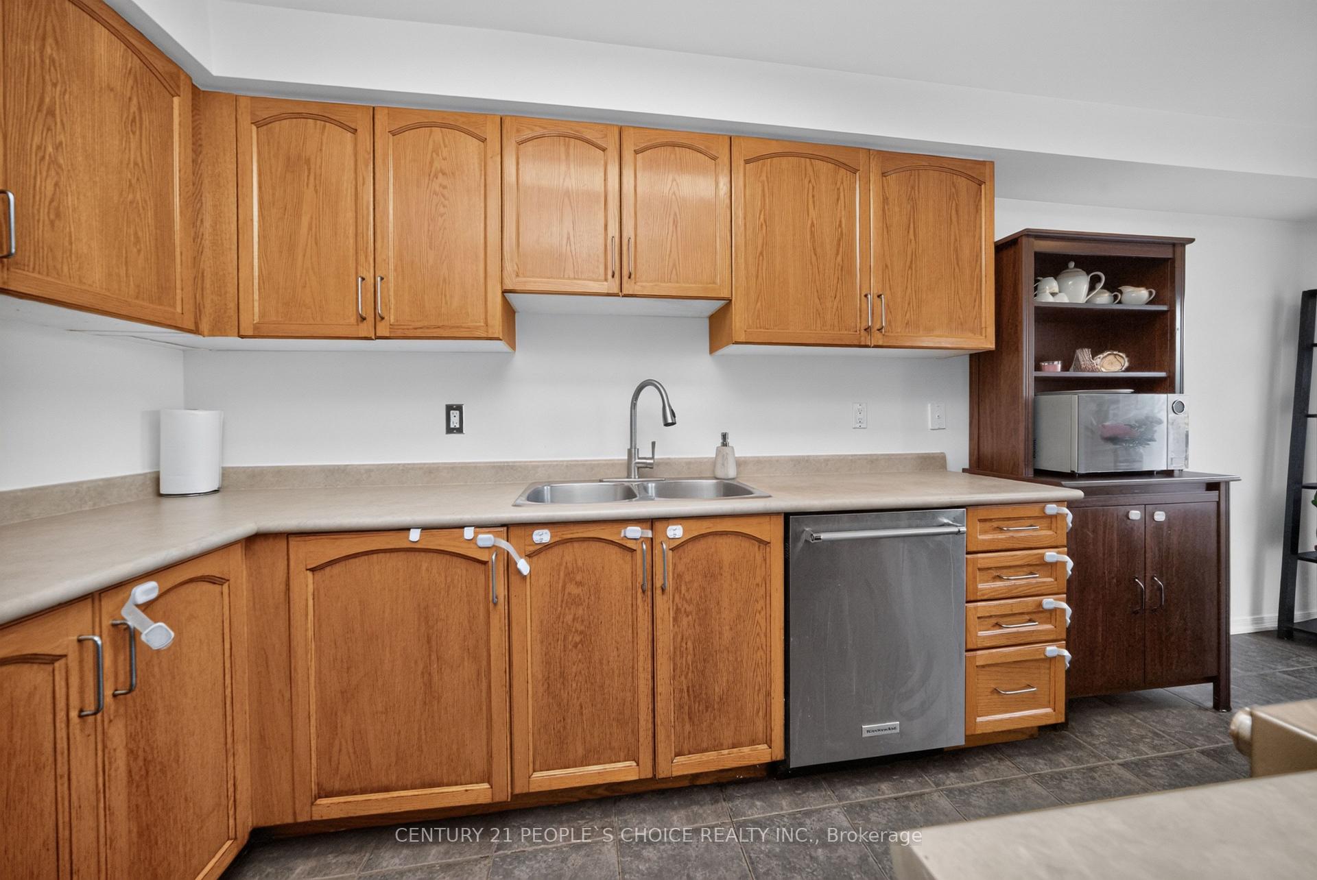 Photo 19 of 44 Monaco Court, Brampton, Fletcher's Meadow — HOMEH