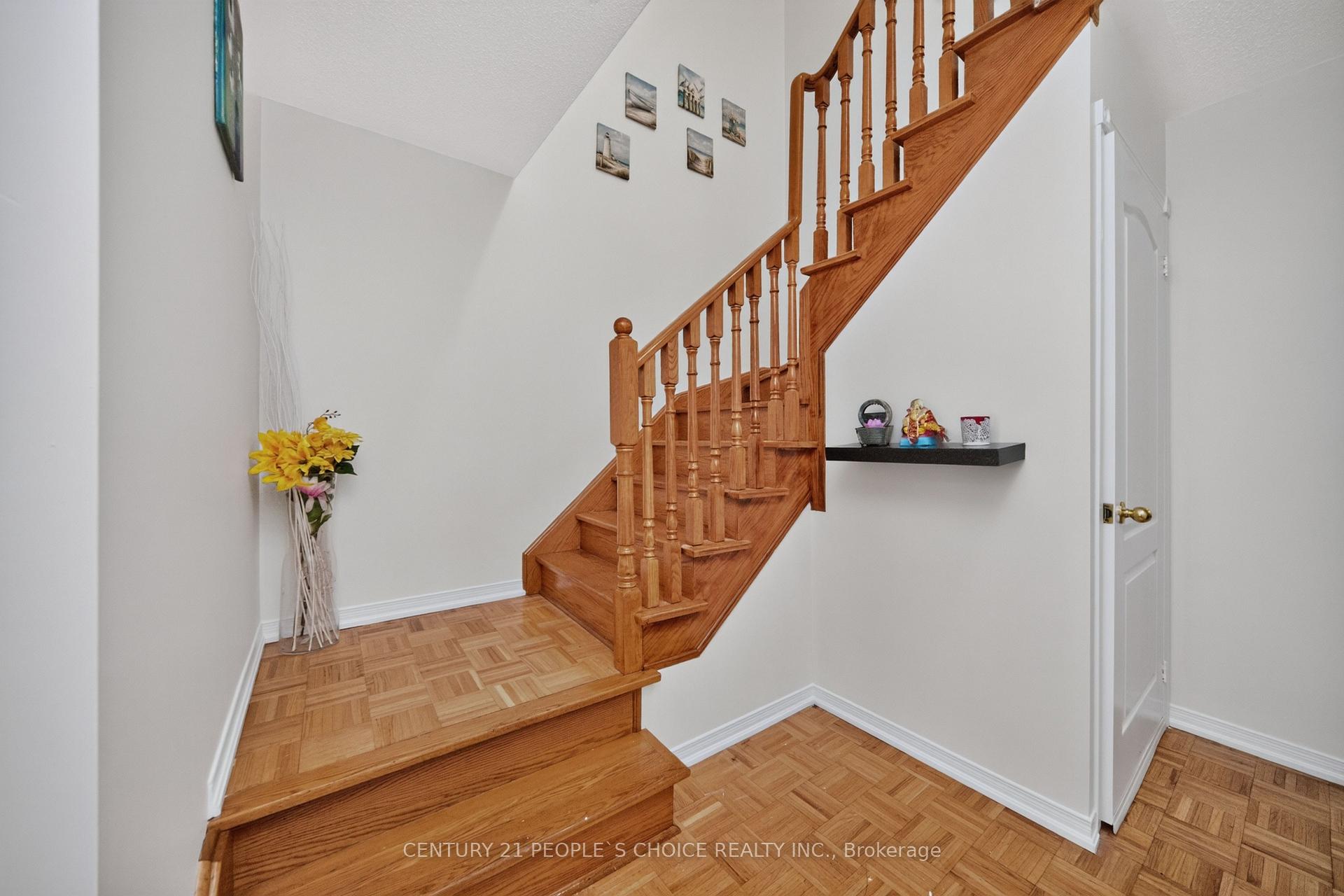 Photo 24 of 44 Monaco Court, Brampton, Fletcher's Meadow — HOMEH