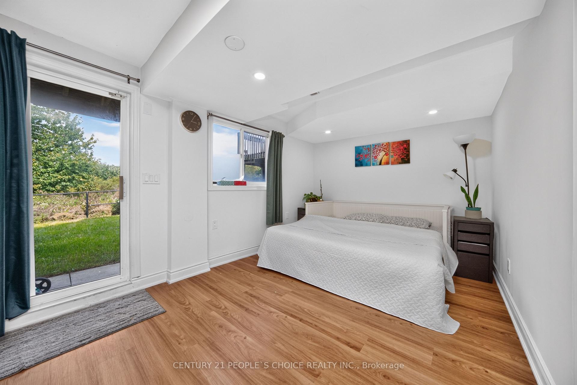 Photo 43 of 44 Monaco Court, Brampton, Fletcher's Meadow — HOMEH