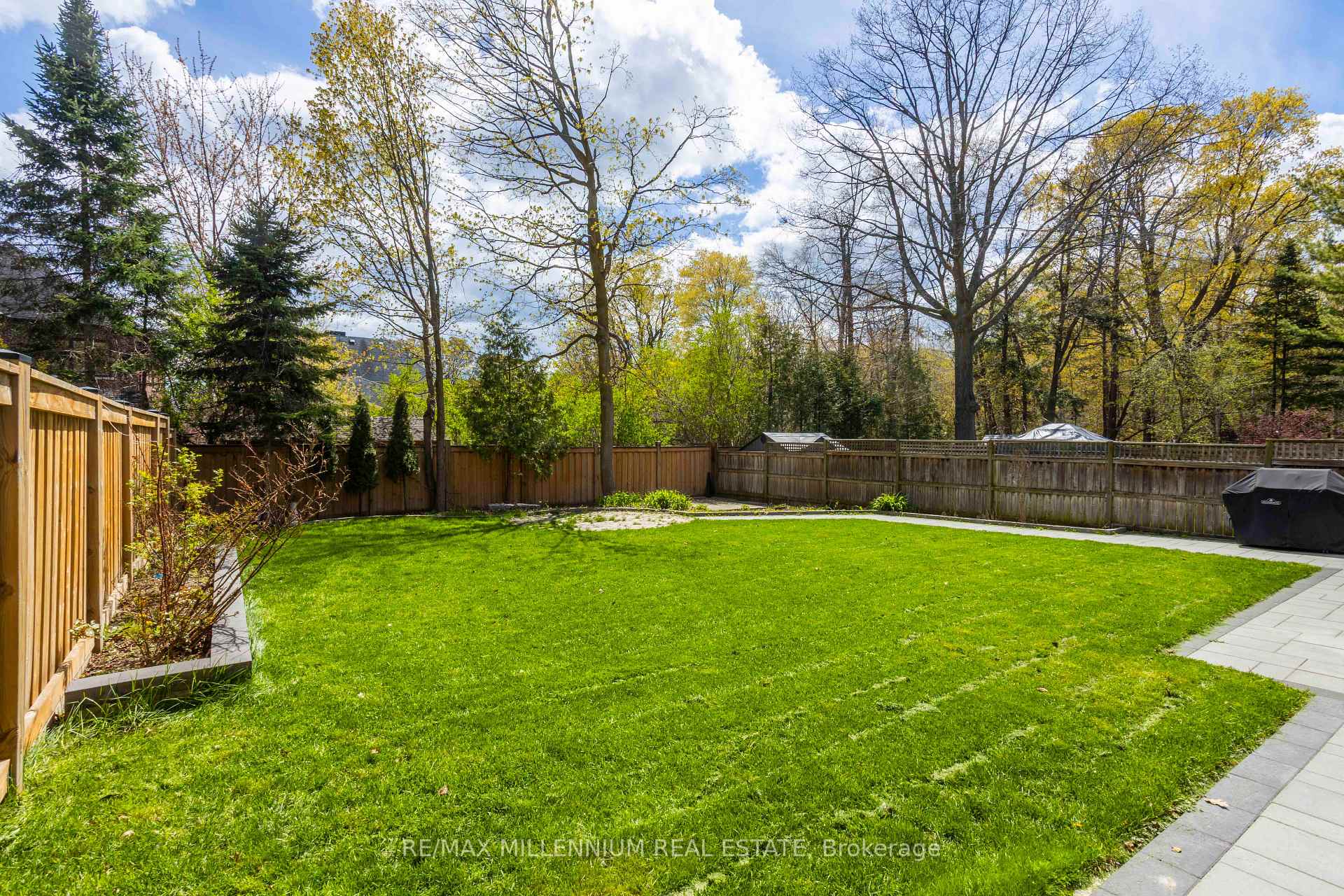 Photo 25 of 413 Sheppard Avenue, Pickering, Woodlands — HOMEH