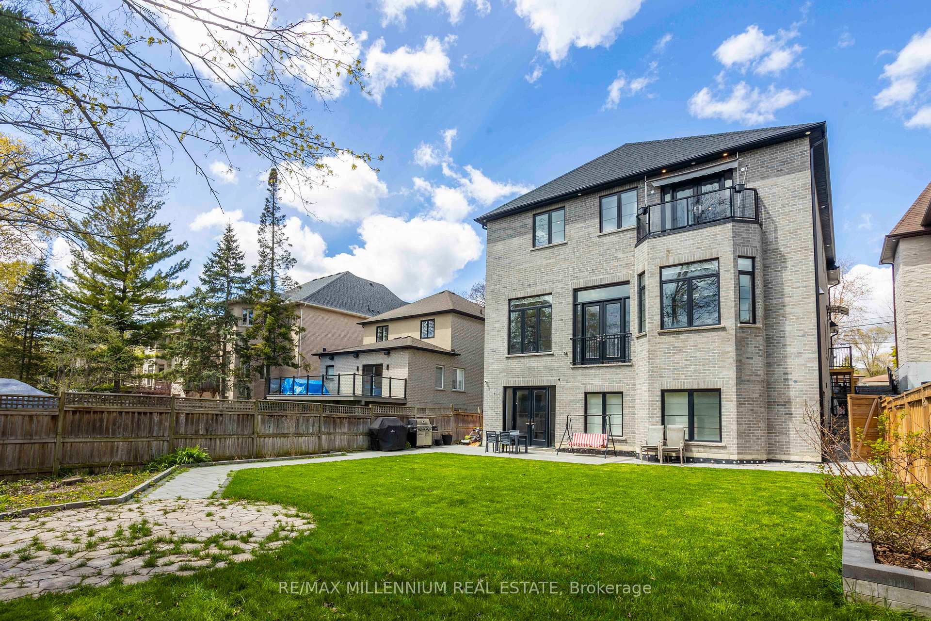 Photo 26 of 413 Sheppard Avenue, Pickering, Woodlands — HOMEH