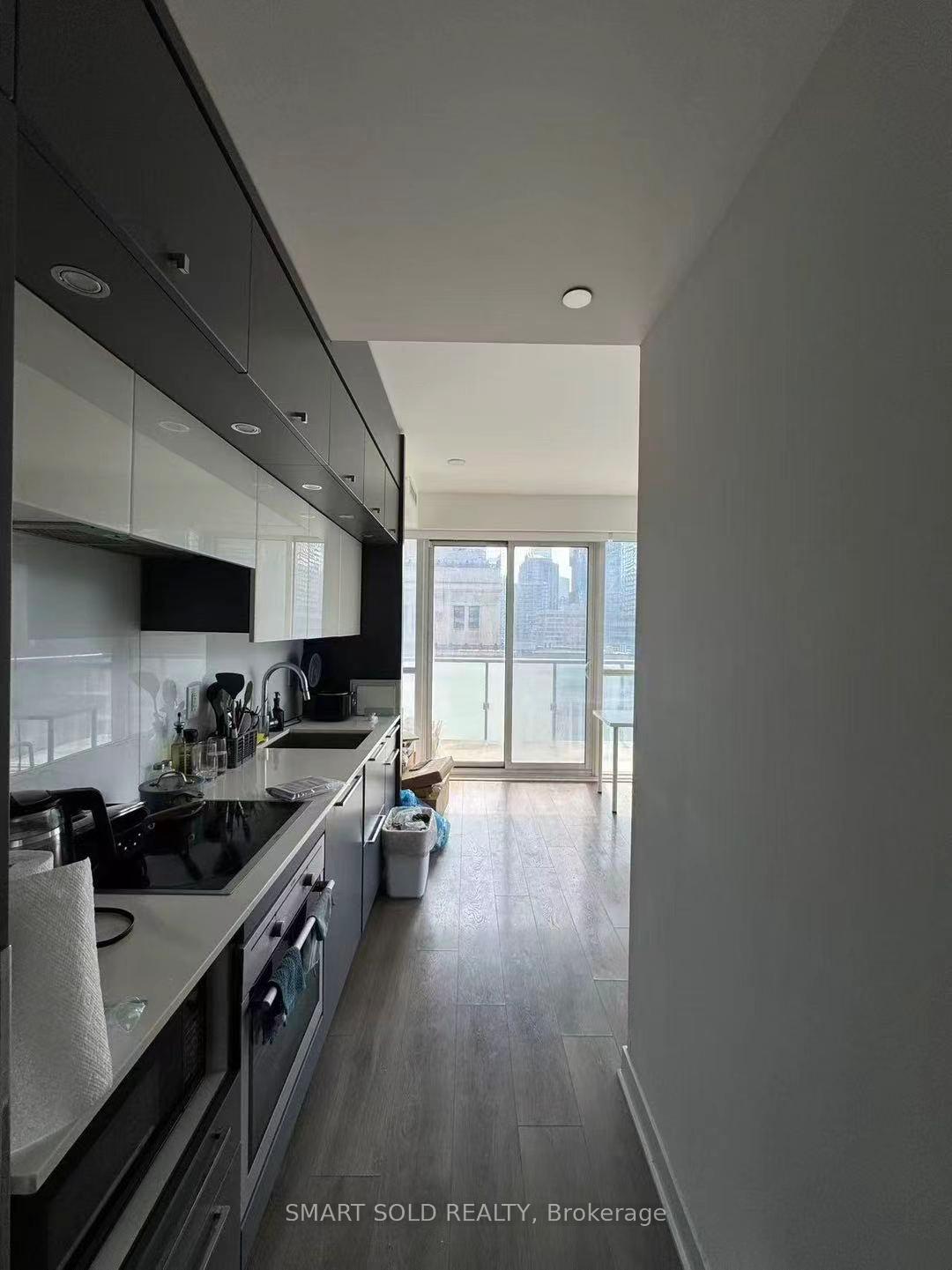 Photo 2 of Unit 903, 15 Grenville Street, Toronto, Bay Street Corridor — HOMEH