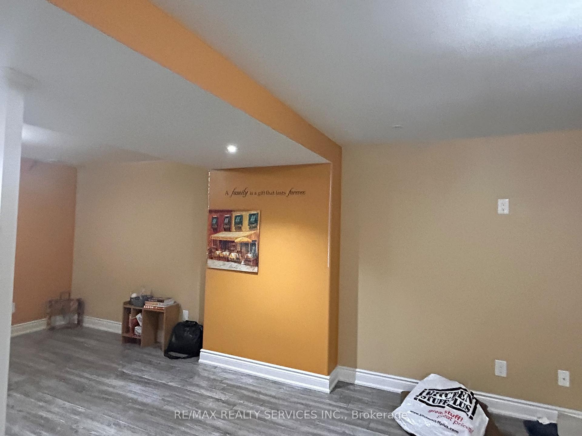 Photo 5 of 17 Piane Avenue, Brampton, Fletcher's West — HOMEH