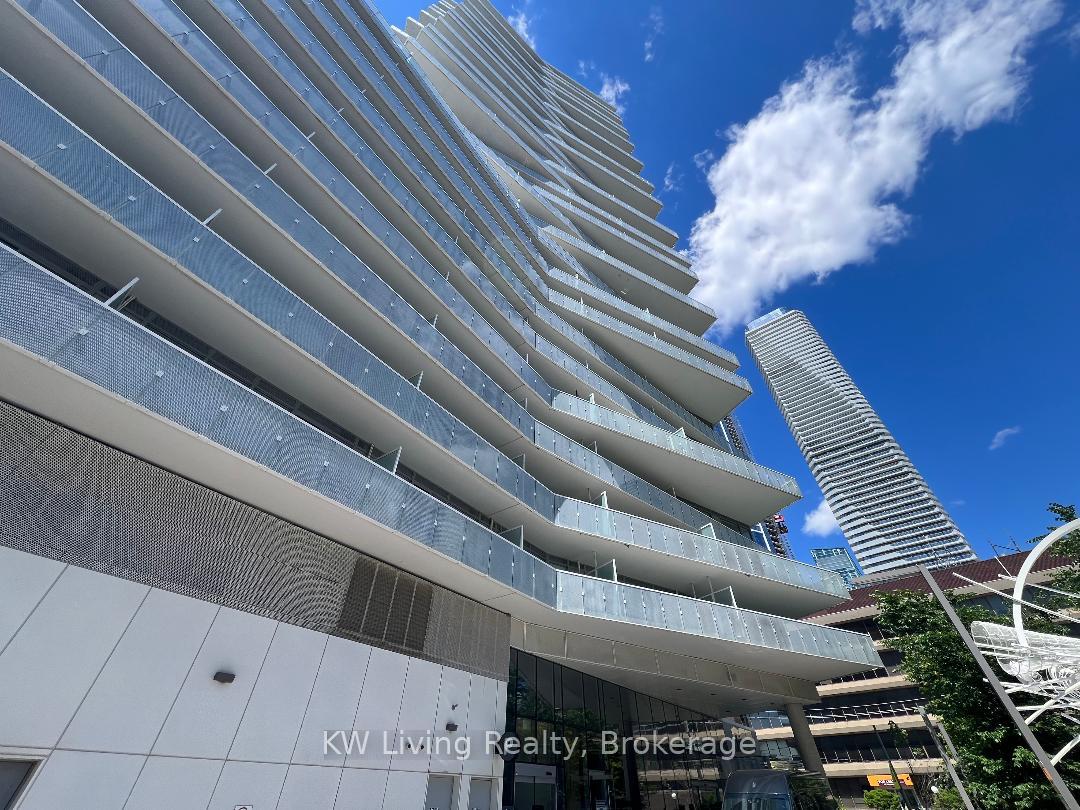 Photo 2 of Unit 609, 15 Queens Quay E, Toronto, Waterfront Communities — HOMEH