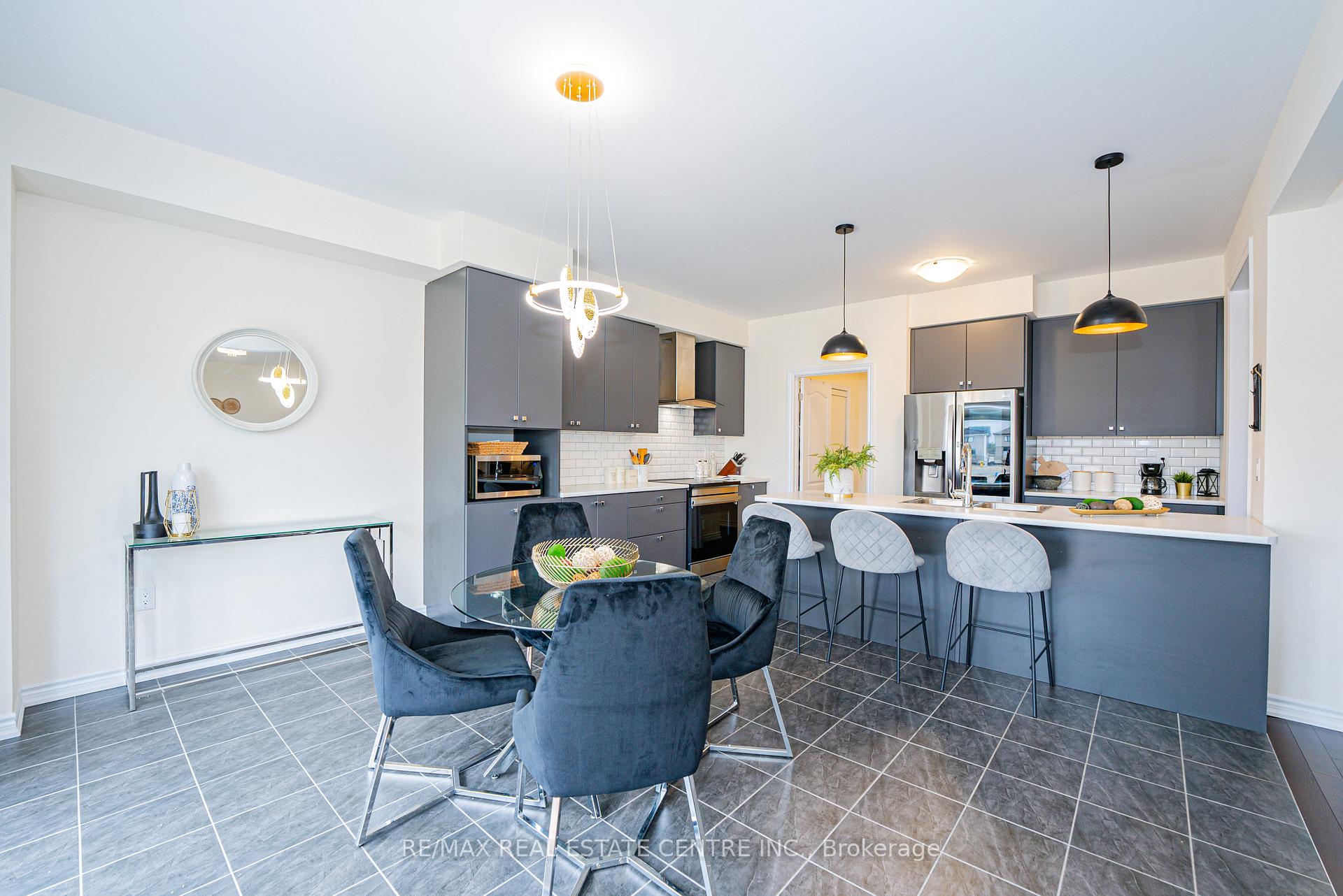 Photo 13 of 22 Oaktree Drive, Haldimand — HOMEH