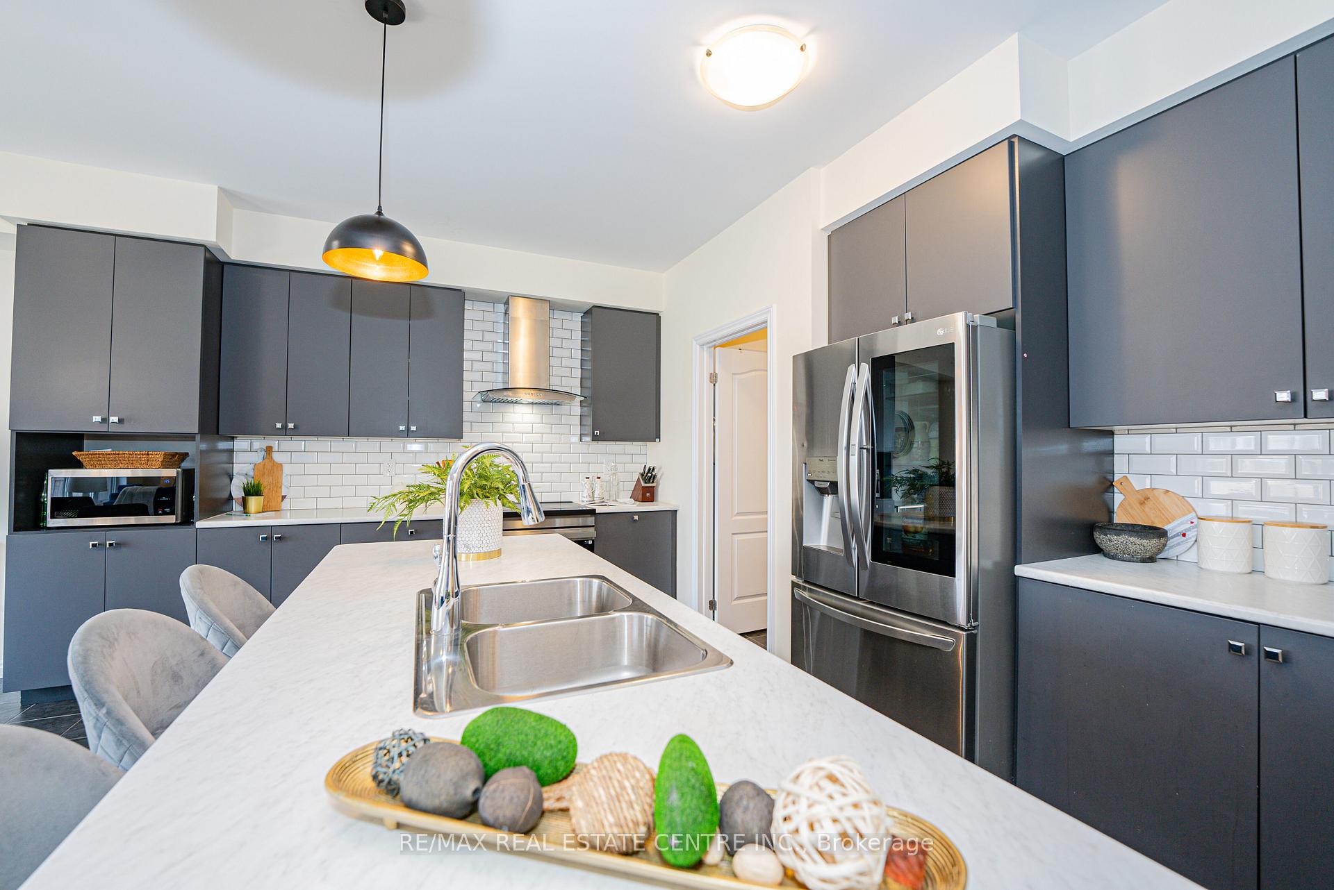Photo 17 of 22 Oaktree Drive, Haldimand — HOMEH