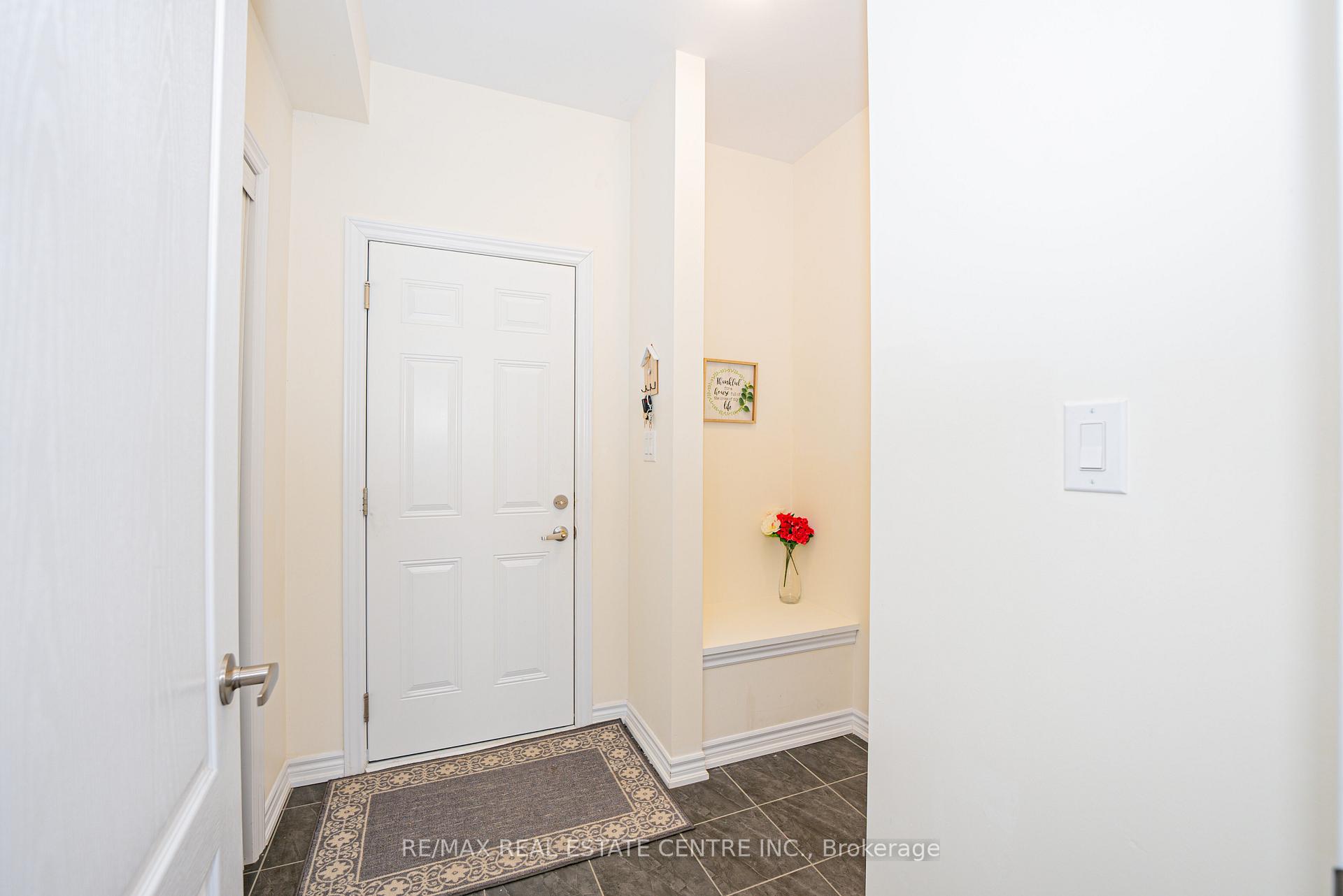 Photo 18 of 22 Oaktree Drive, Haldimand — HOMEH