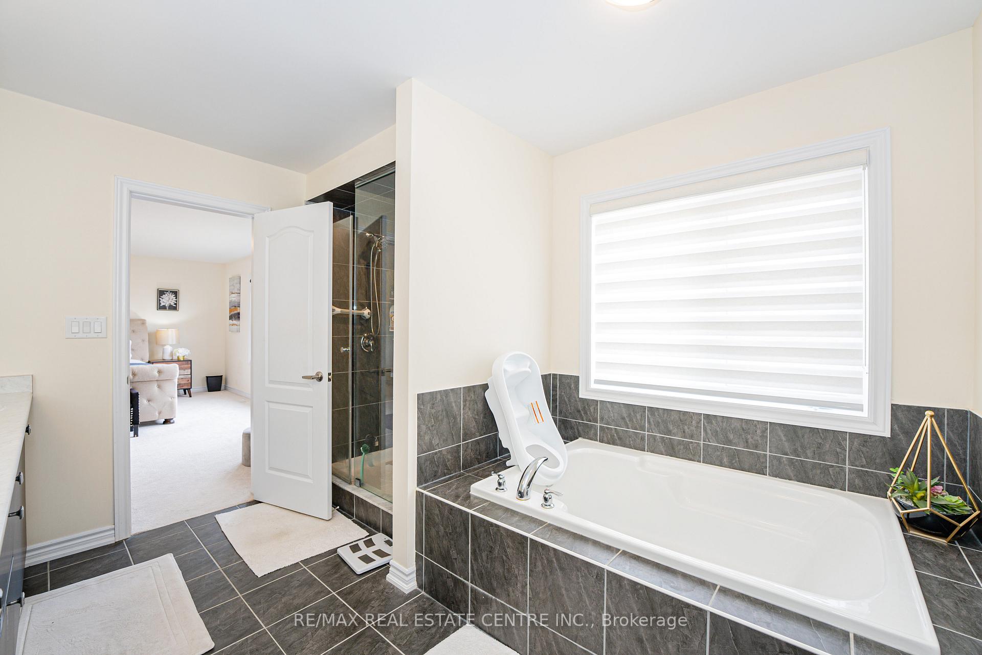 Photo 27 of 22 Oaktree Drive, Haldimand — HOMEH
