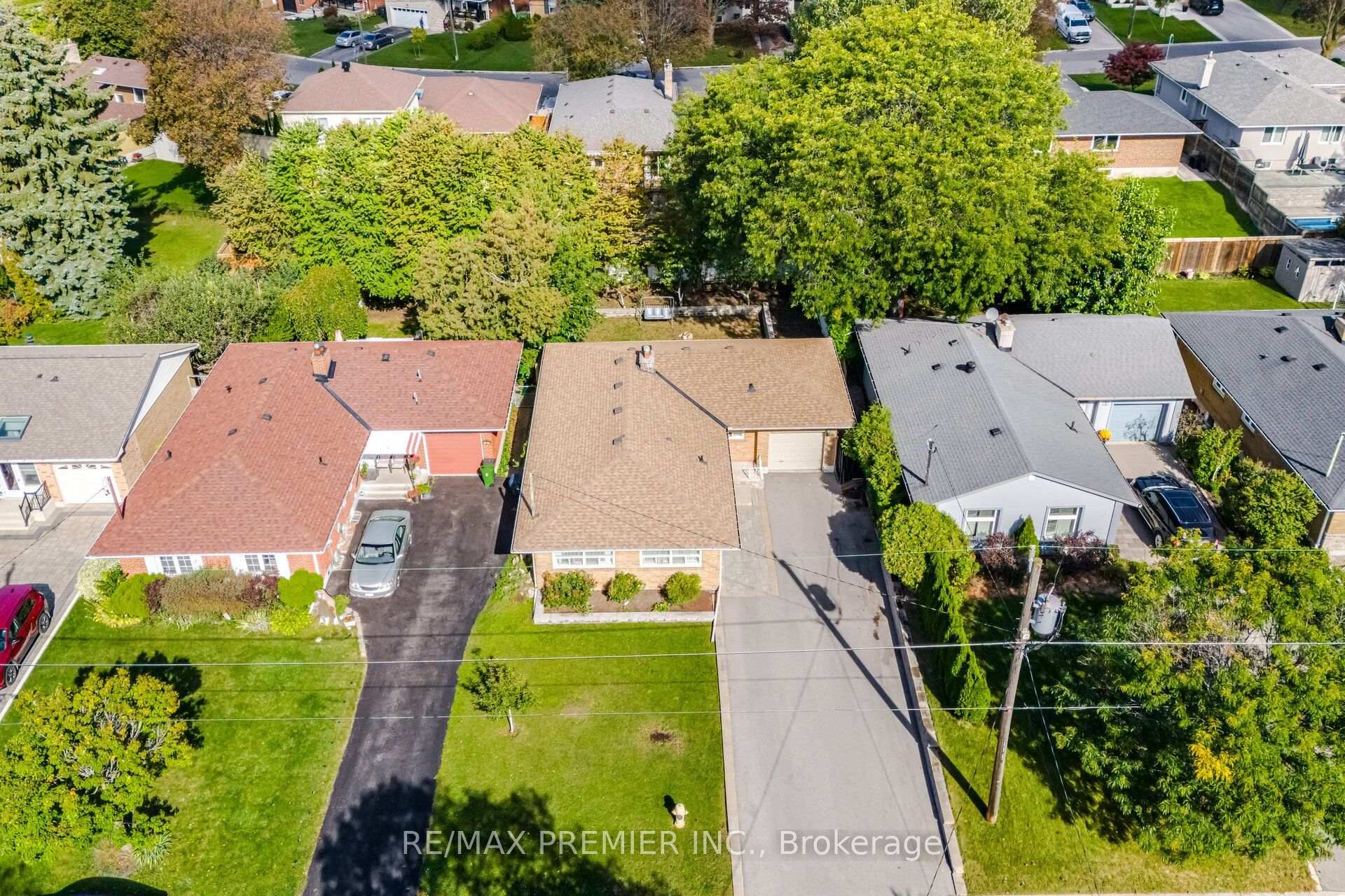 Photo 3 of 91 Wigmore Drive, North York, Victoria Village — HOMEH