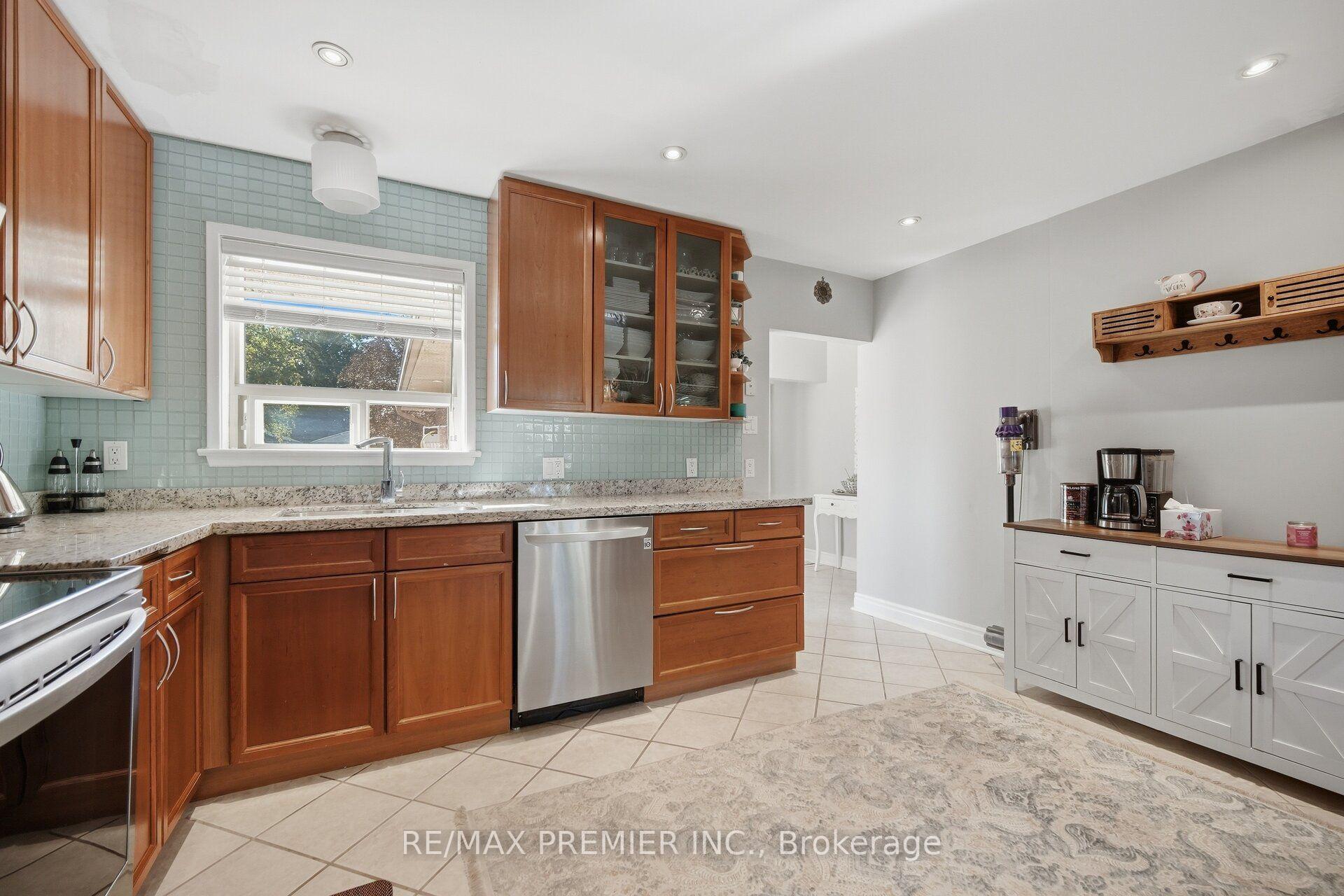 Photo 9 of 91 Wigmore Drive, North York, Victoria Village — HOMEH