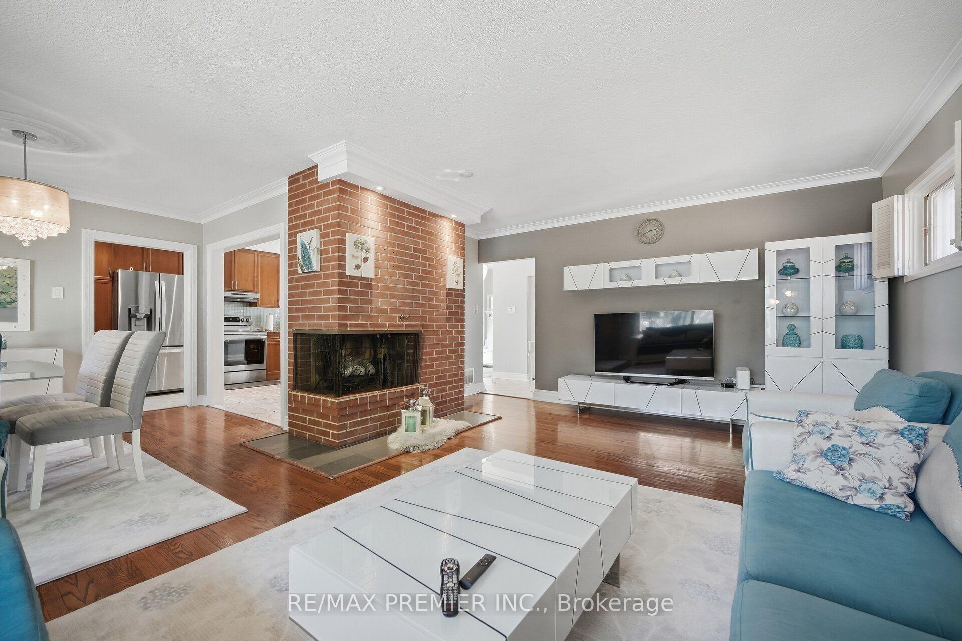 Photo 17 of 91 Wigmore Drive, North York, Victoria Village — HOMEH