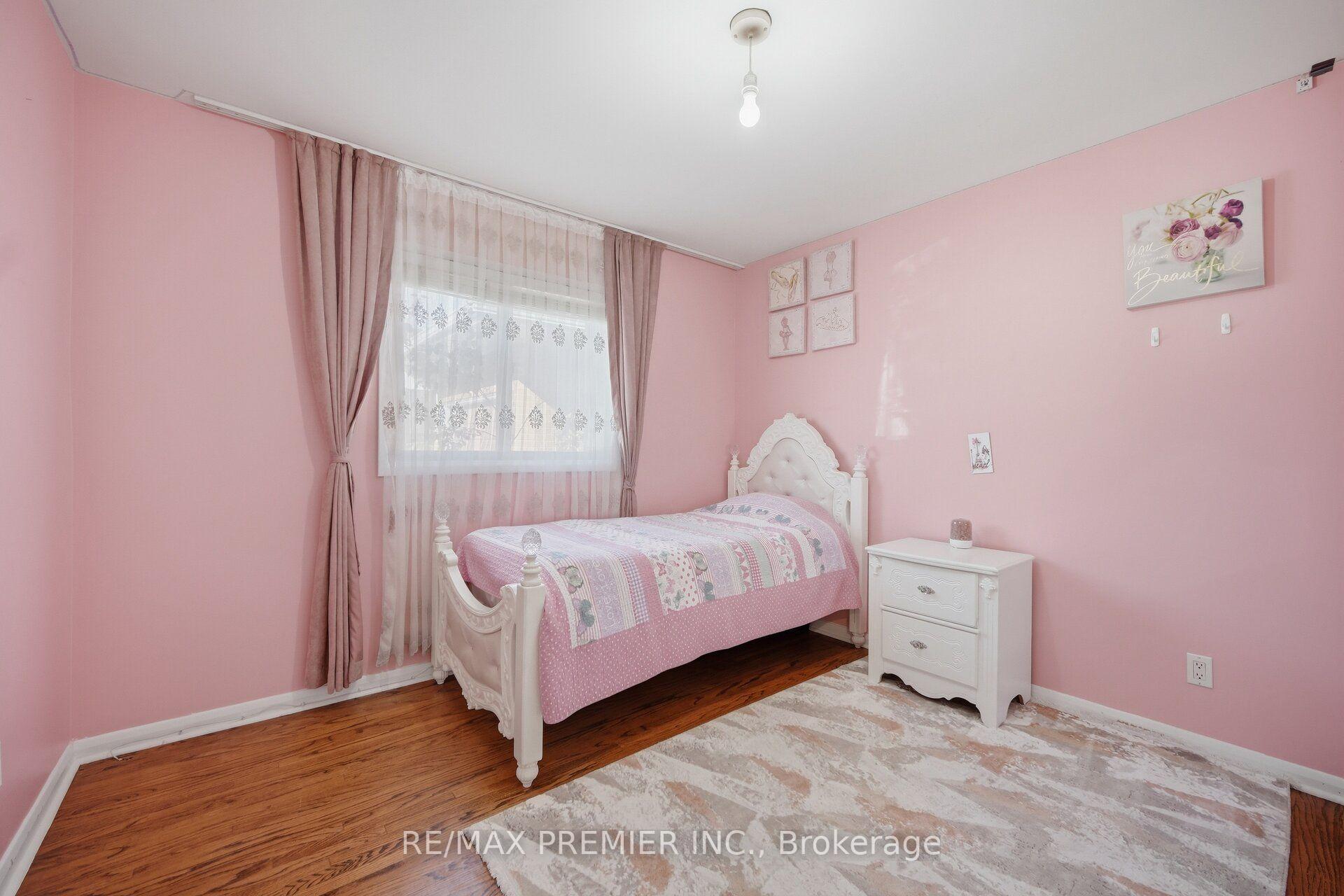 Photo 22 of 91 Wigmore Drive, North York, Victoria Village — HOMEH
