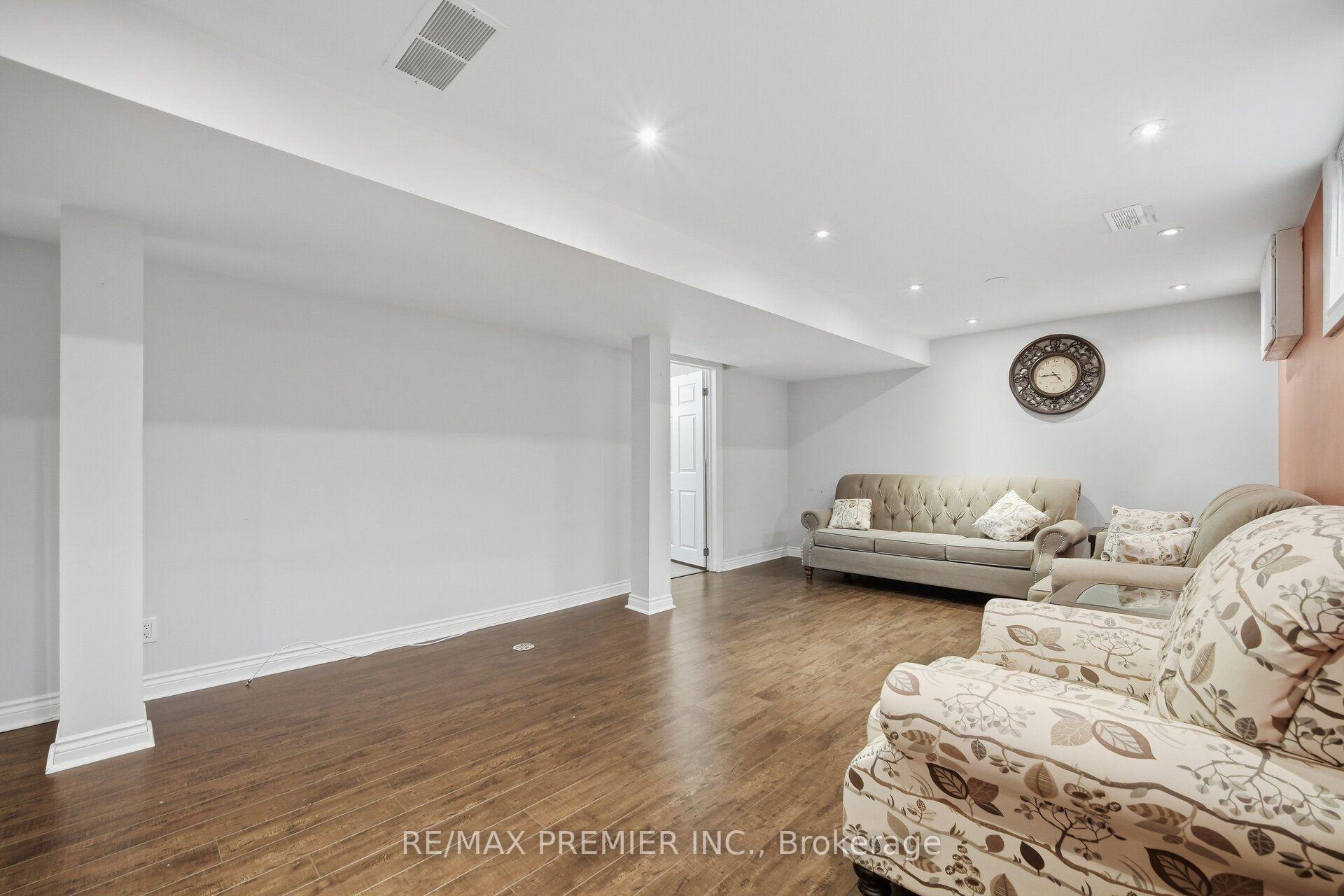 Photo 33 of 91 Wigmore Drive, North York, Victoria Village — HOMEH