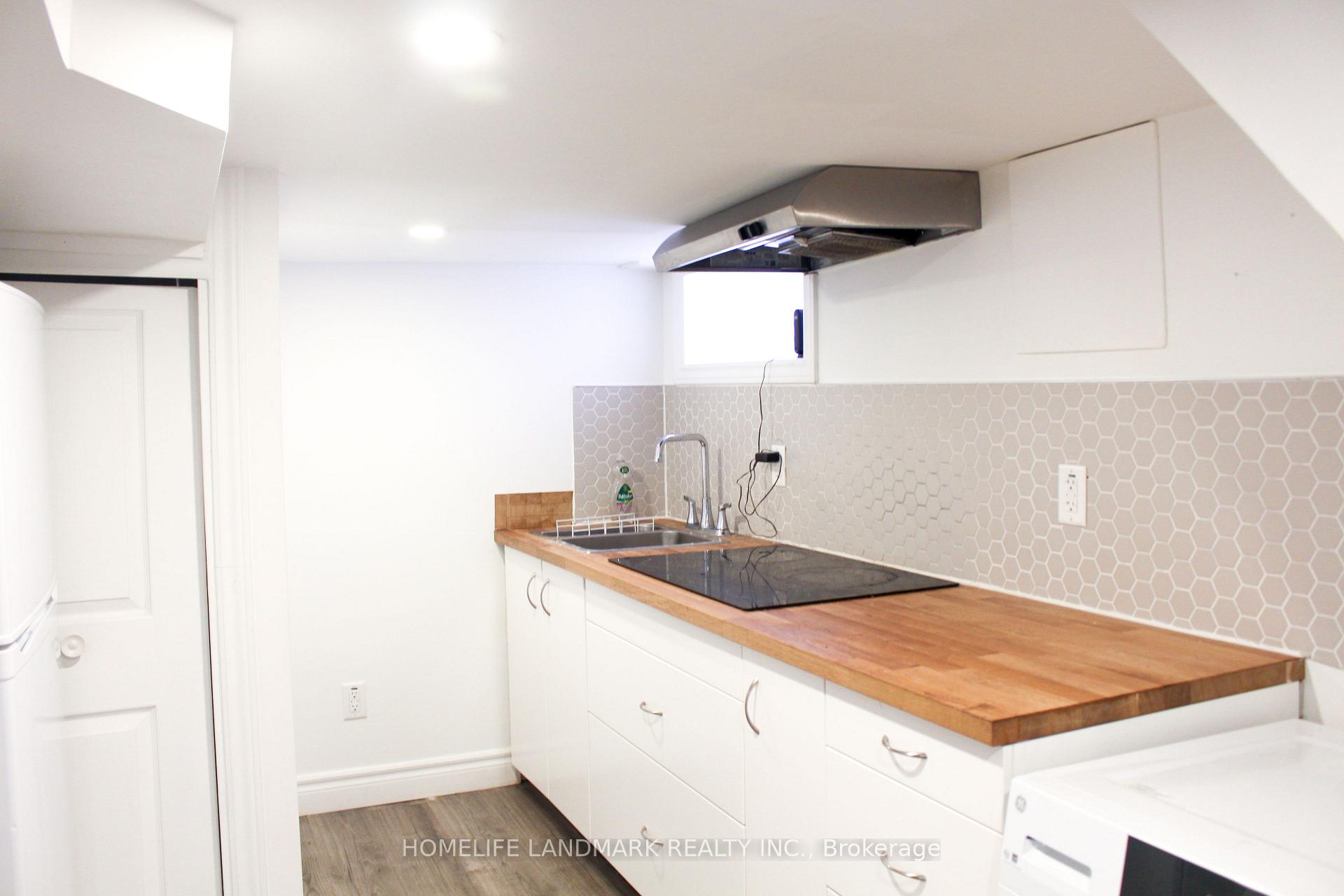 Photo 5 of 38 Glenvalley Drive, North York, Mount Dennis — HOMEH