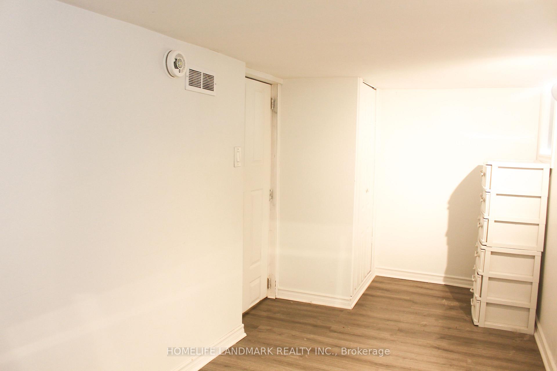 Photo 9 of 38 Glenvalley Drive, North York, Mount Dennis — HOMEH