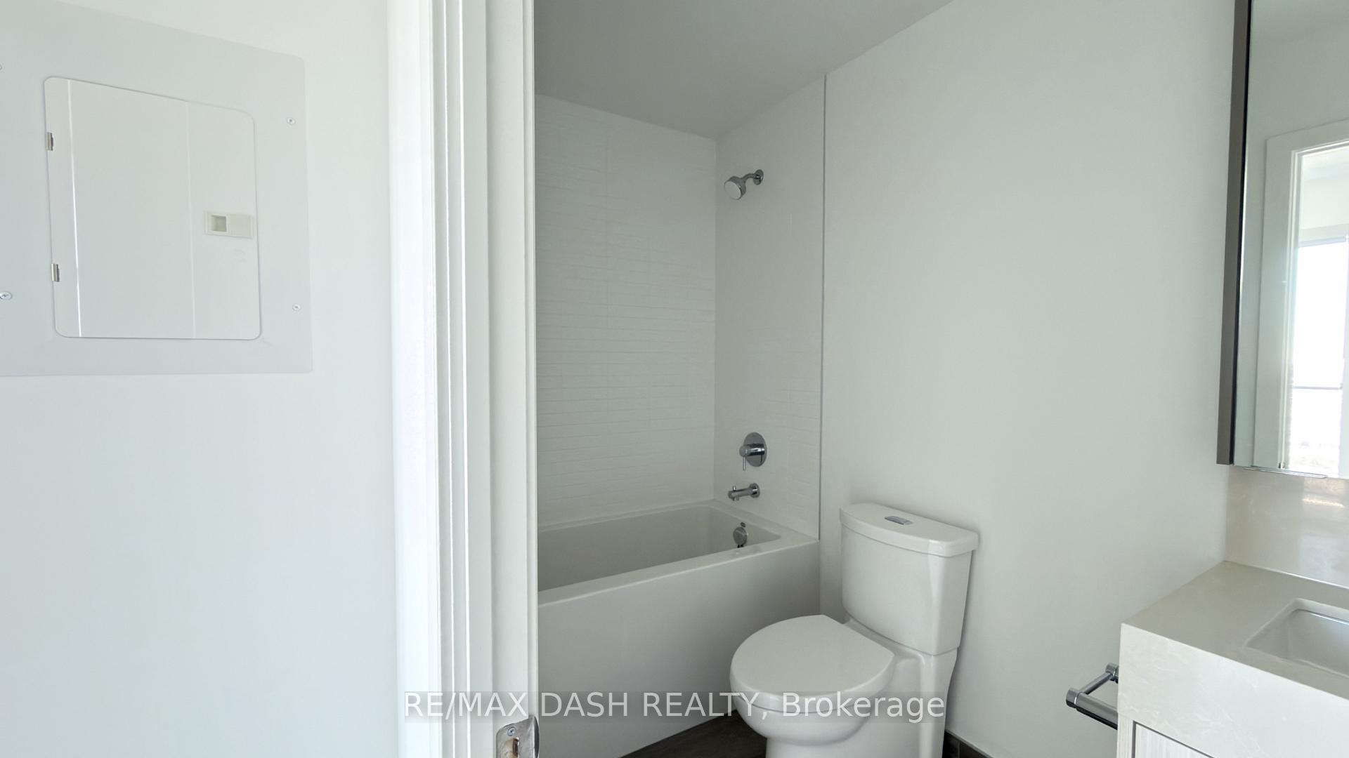 Photo 17 of Unit 2820, 6 Flavelle Trail, Vaughan, Steeles West Industrial — HOMEH