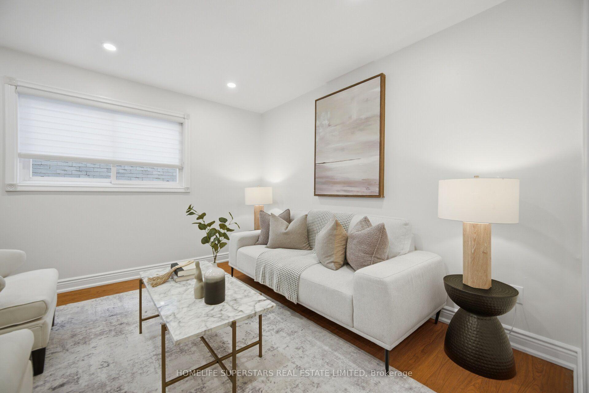 Photo 4 of 177 Surbray Grove, Mississauga, Fairview — HOMEH