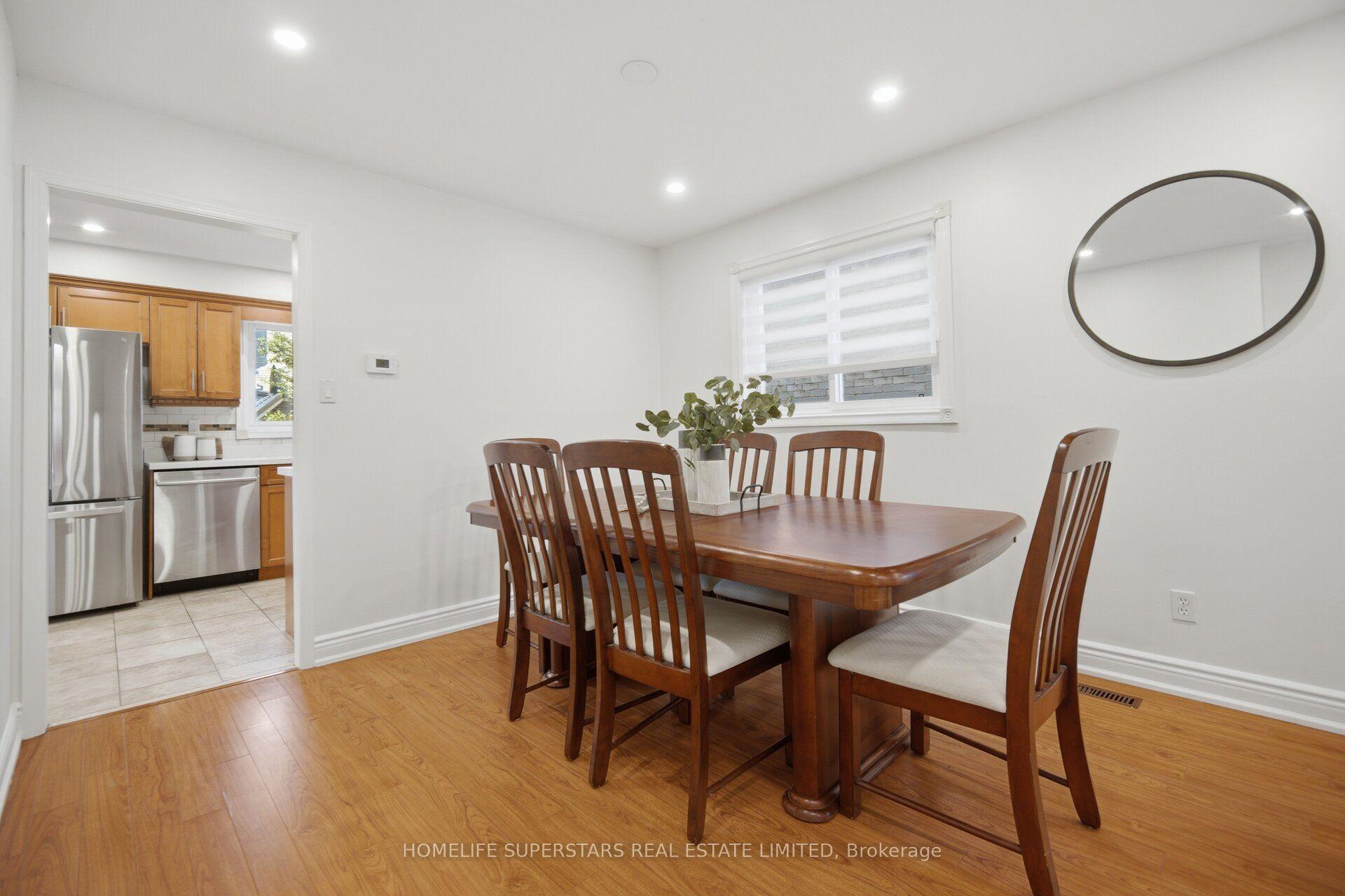 Photo 7 of 177 Surbray Grove, Mississauga, Fairview — HOMEH