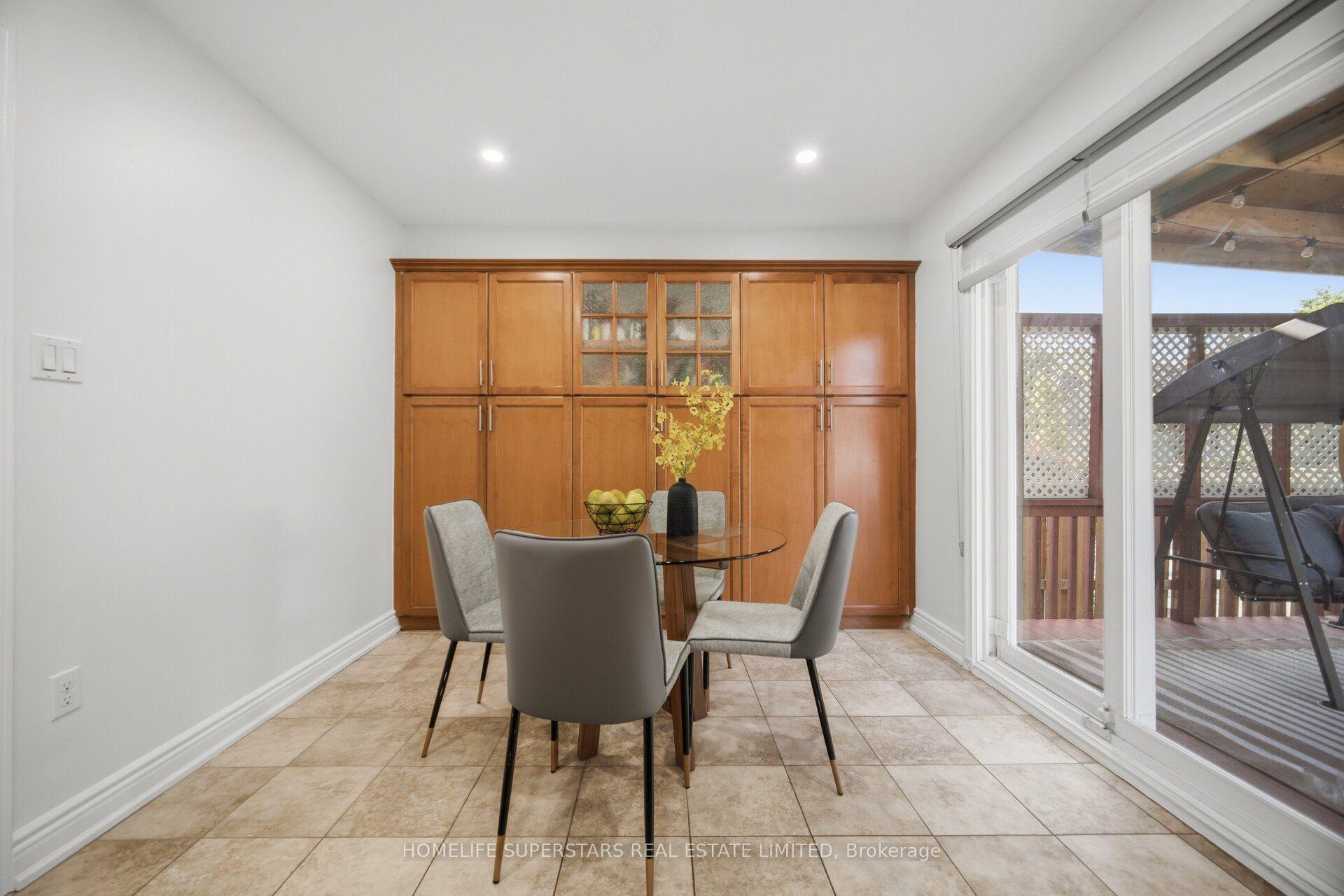 Photo 10 of 177 Surbray Grove, Mississauga, Fairview — HOMEH