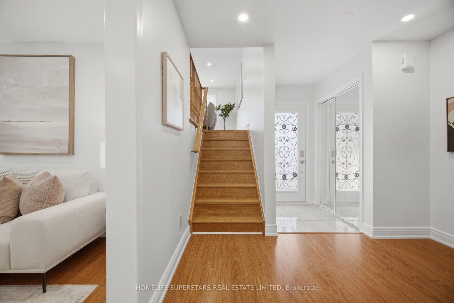 Photo 12 of 177 Surbray Grove, Mississauga, Fairview — HOMEH
