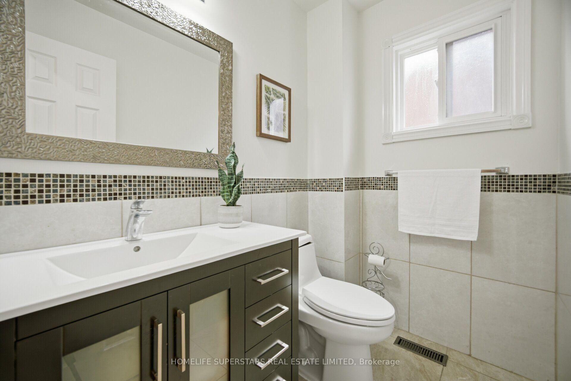 Photo 15 of 177 Surbray Grove, Mississauga, Fairview — HOMEH